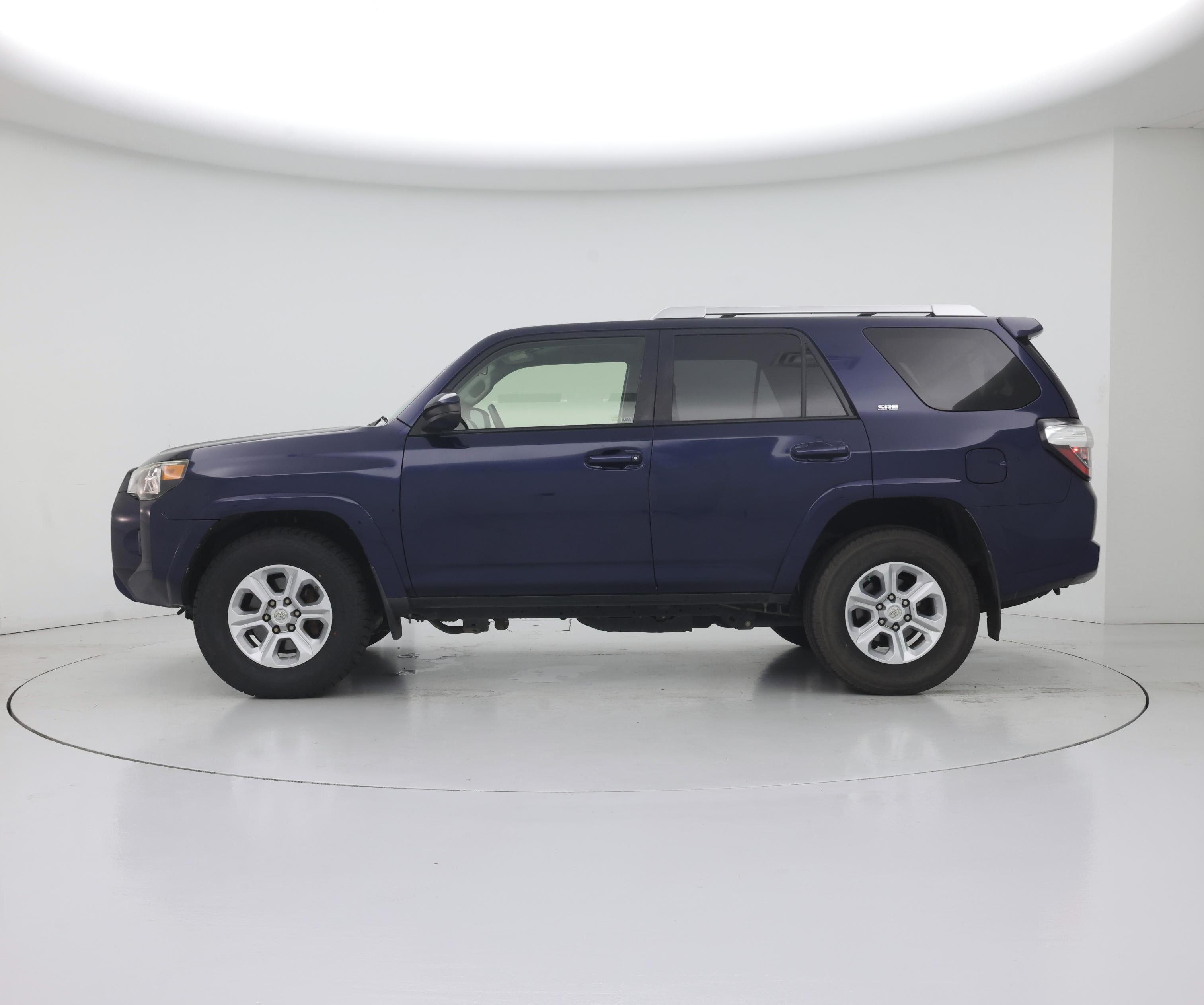 Thumbnail: 2016 Toyota 4Runner - 3