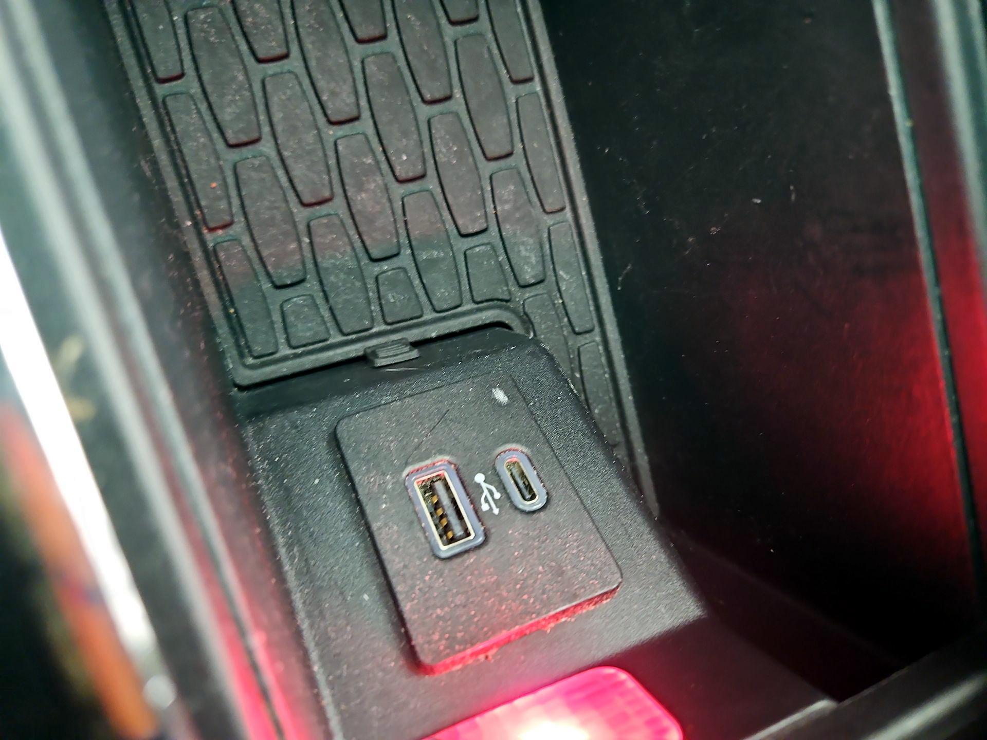 Thumbnail: 2020 Lincoln Aviator - 19