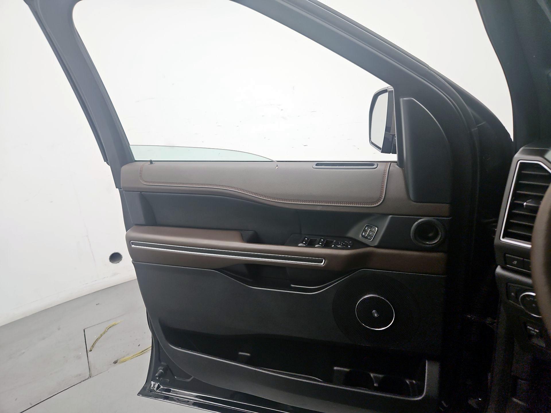 Thumbnail: 2020 Ford Expedition - 12