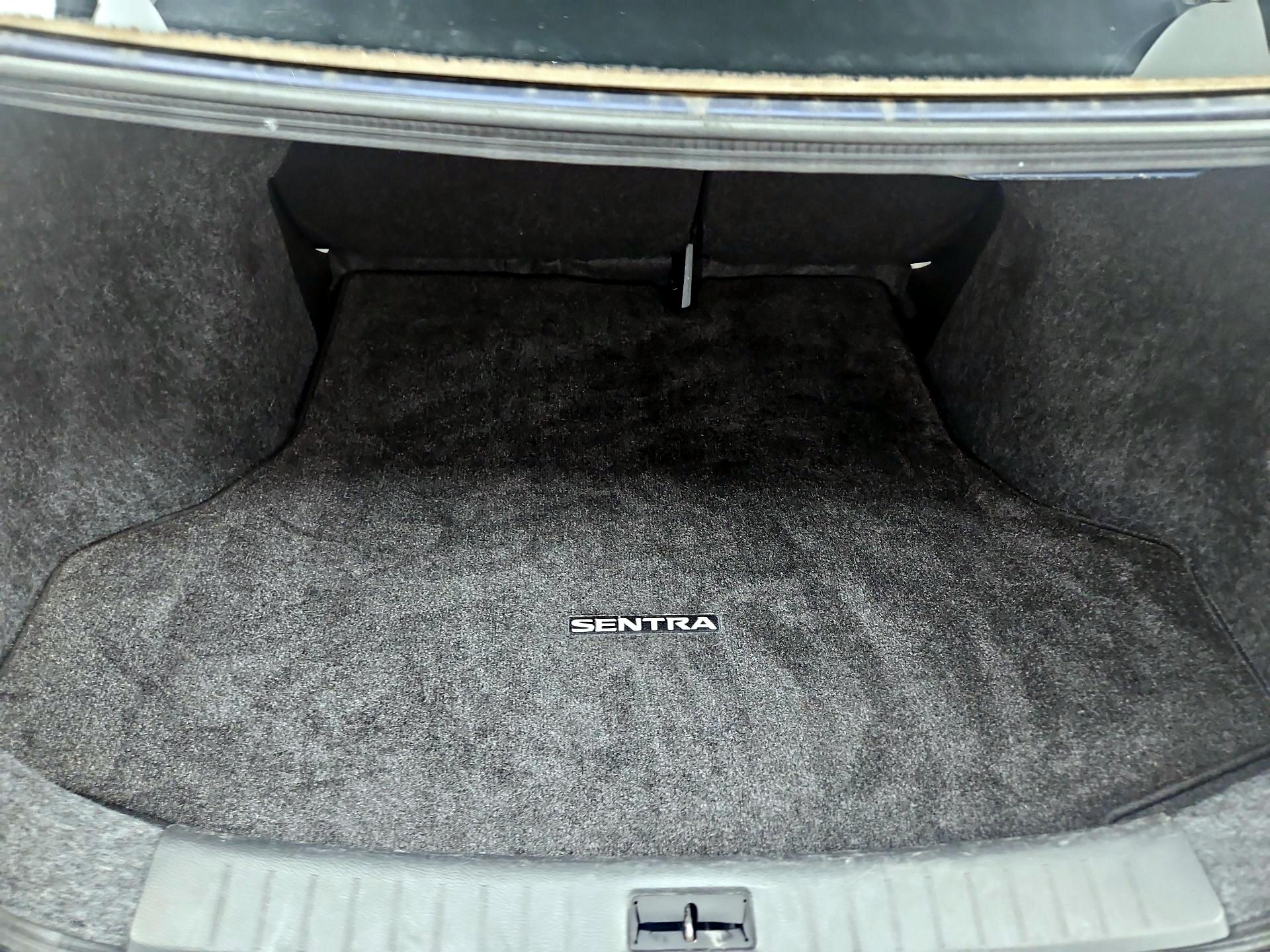 Thumbnail: 2019 Nissan Sentra - 19