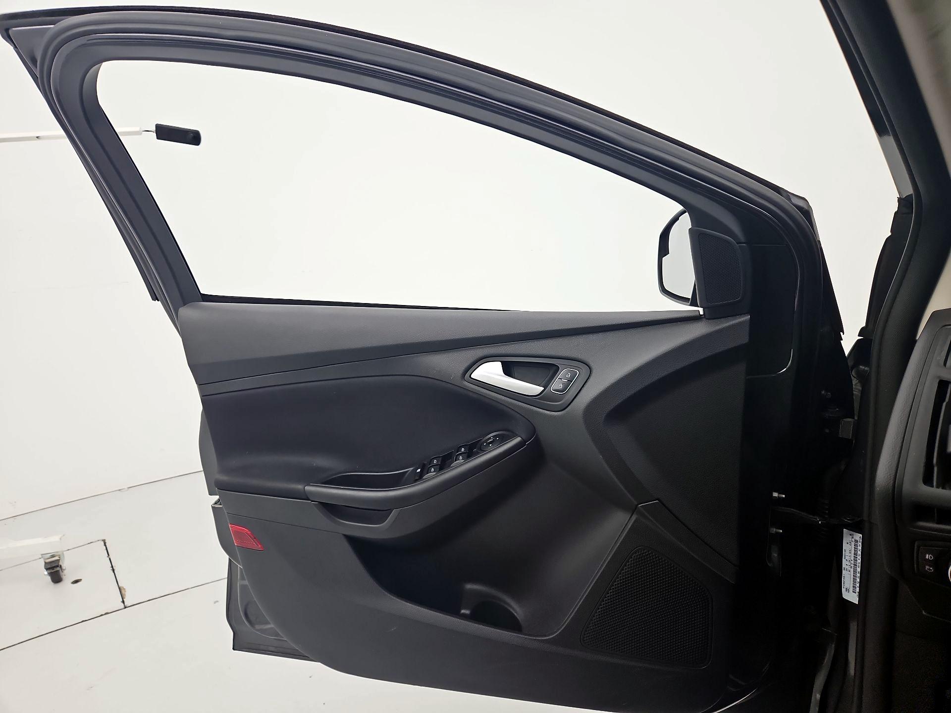 Thumbnail: 2018 Ford Focus - 12