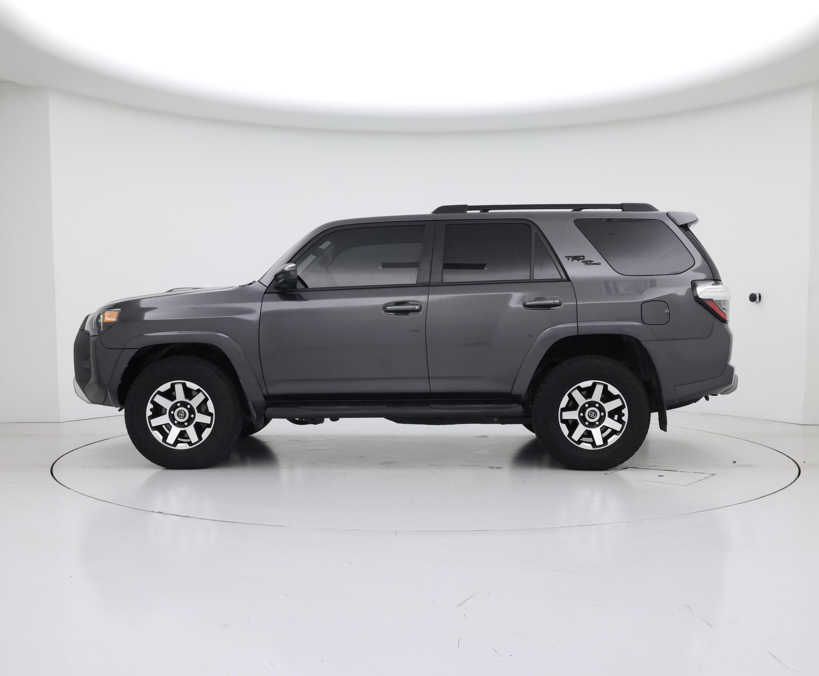 Thumbnail: 2019 Toyota 4Runner - 3