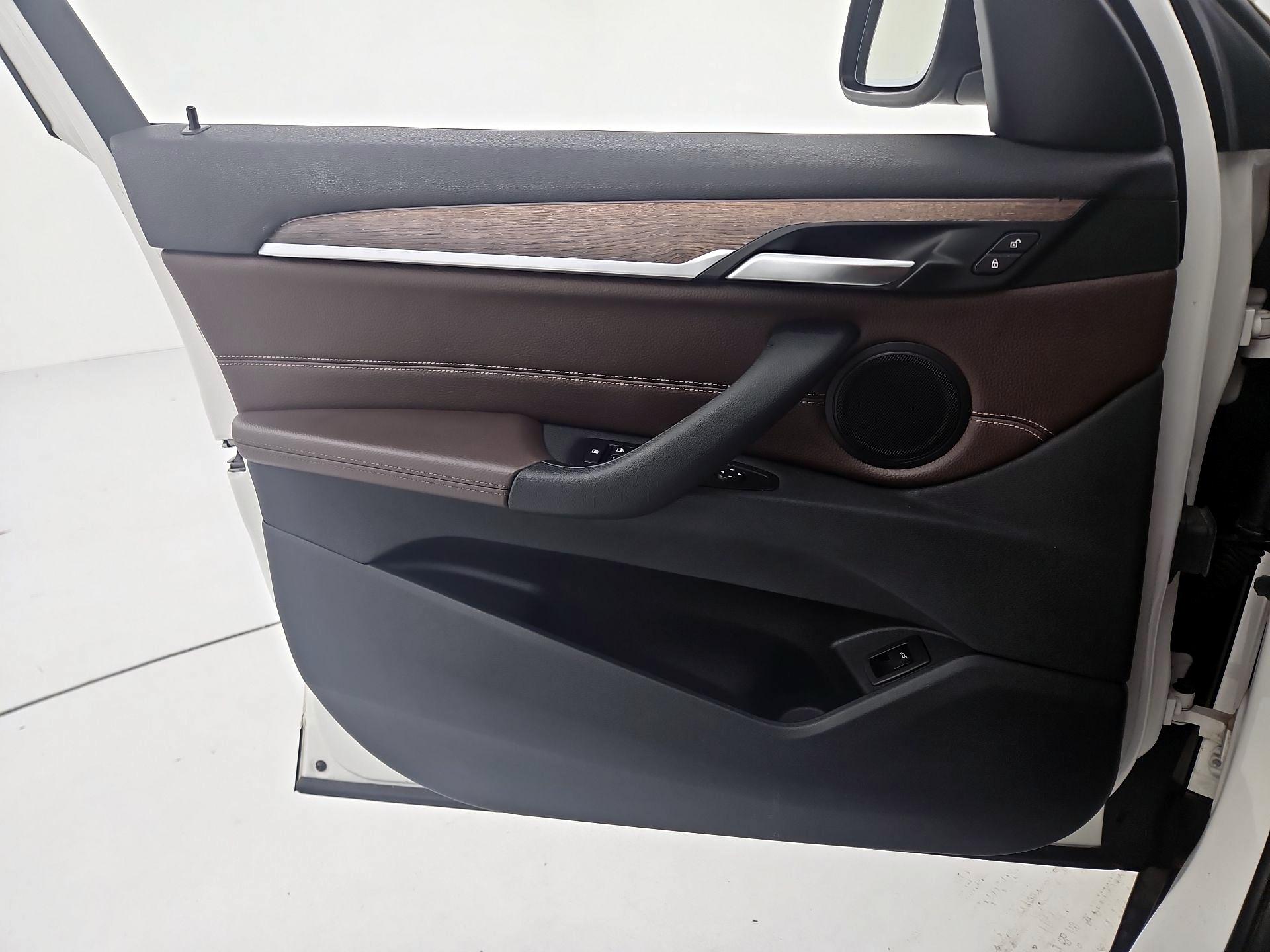Thumbnail: 2017 BMW X1 - 12