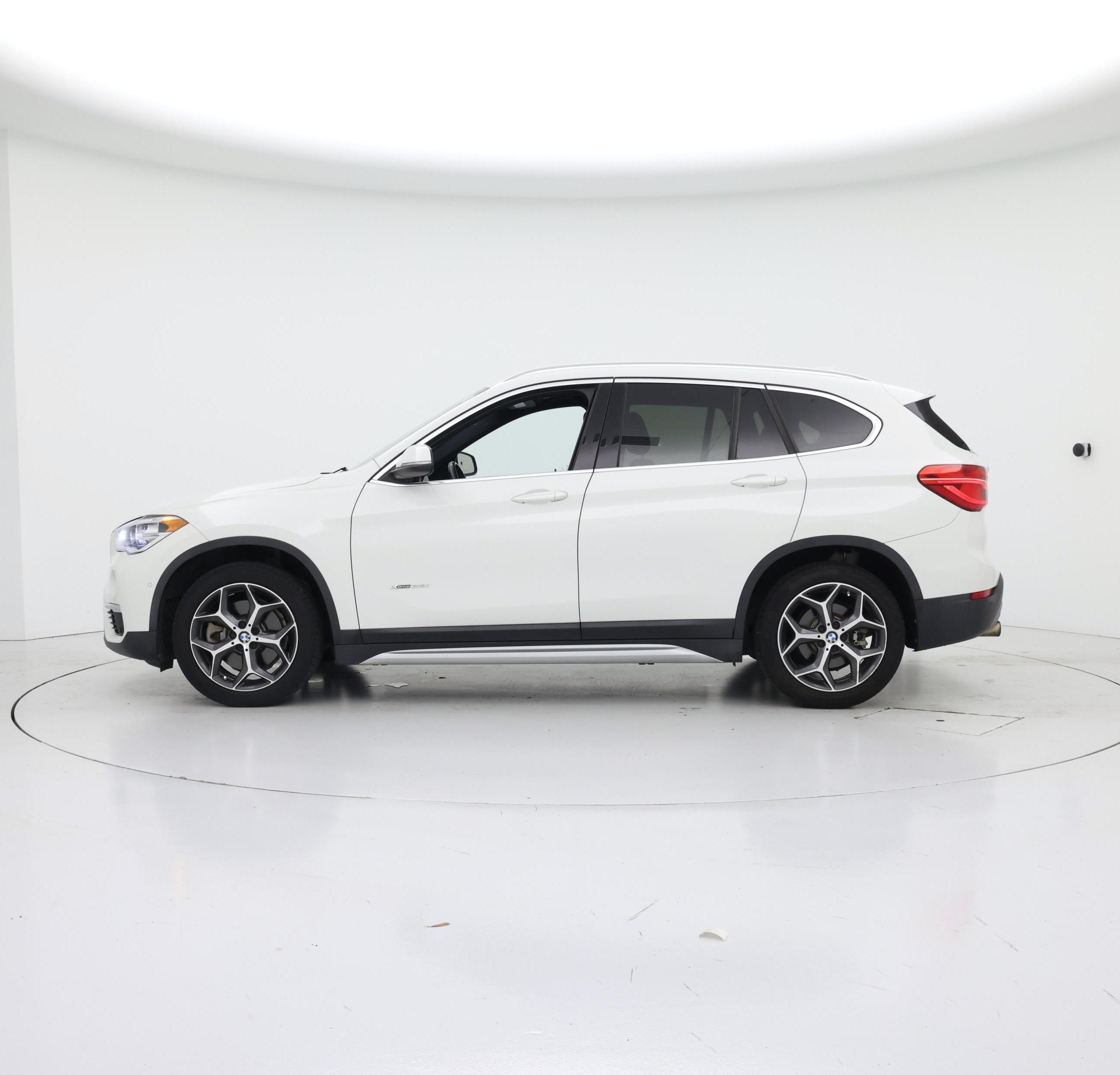 Thumbnail: 2017 BMW X1 - 3