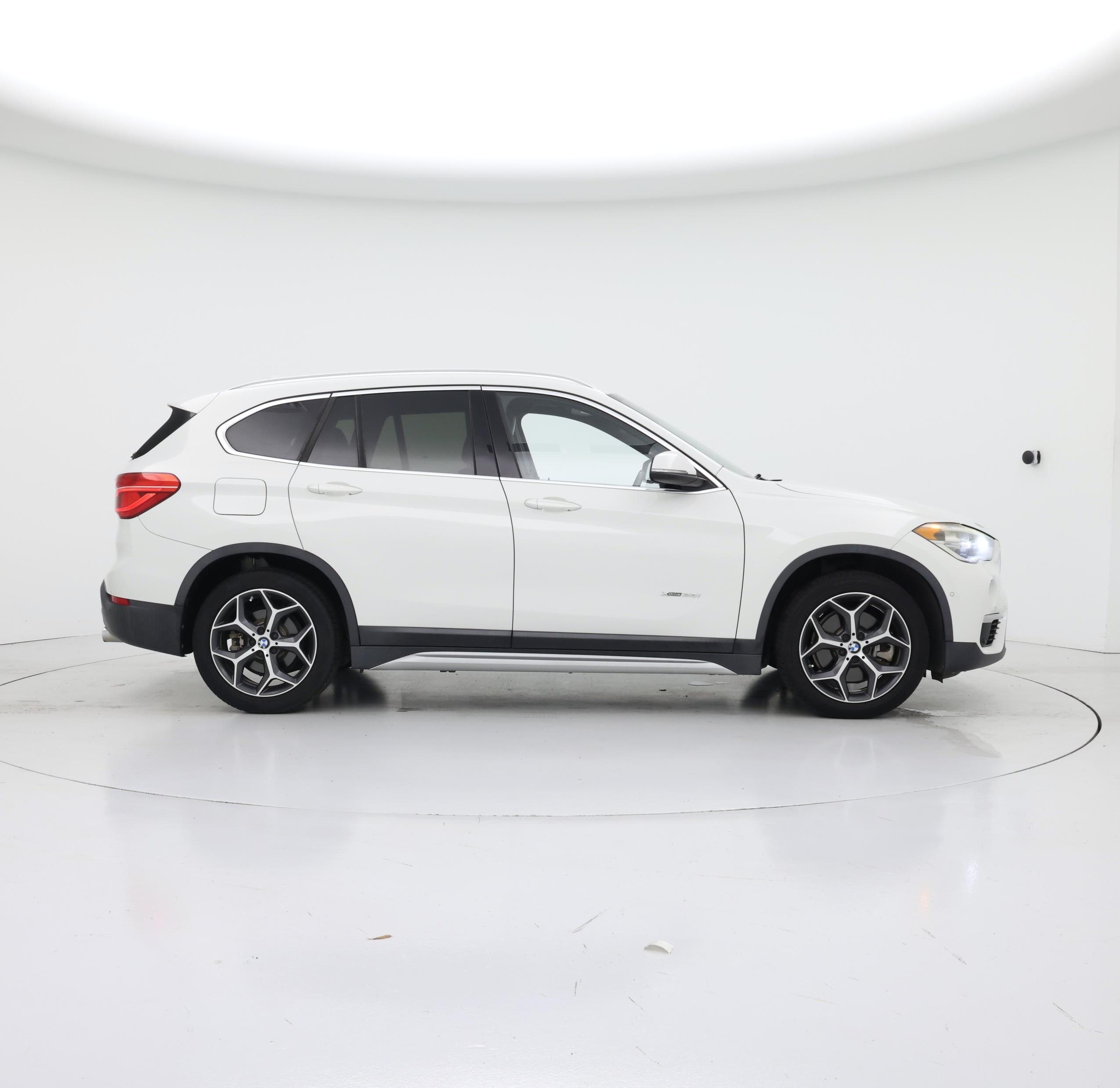 Thumbnail: 2017 BMW X1 - 7
