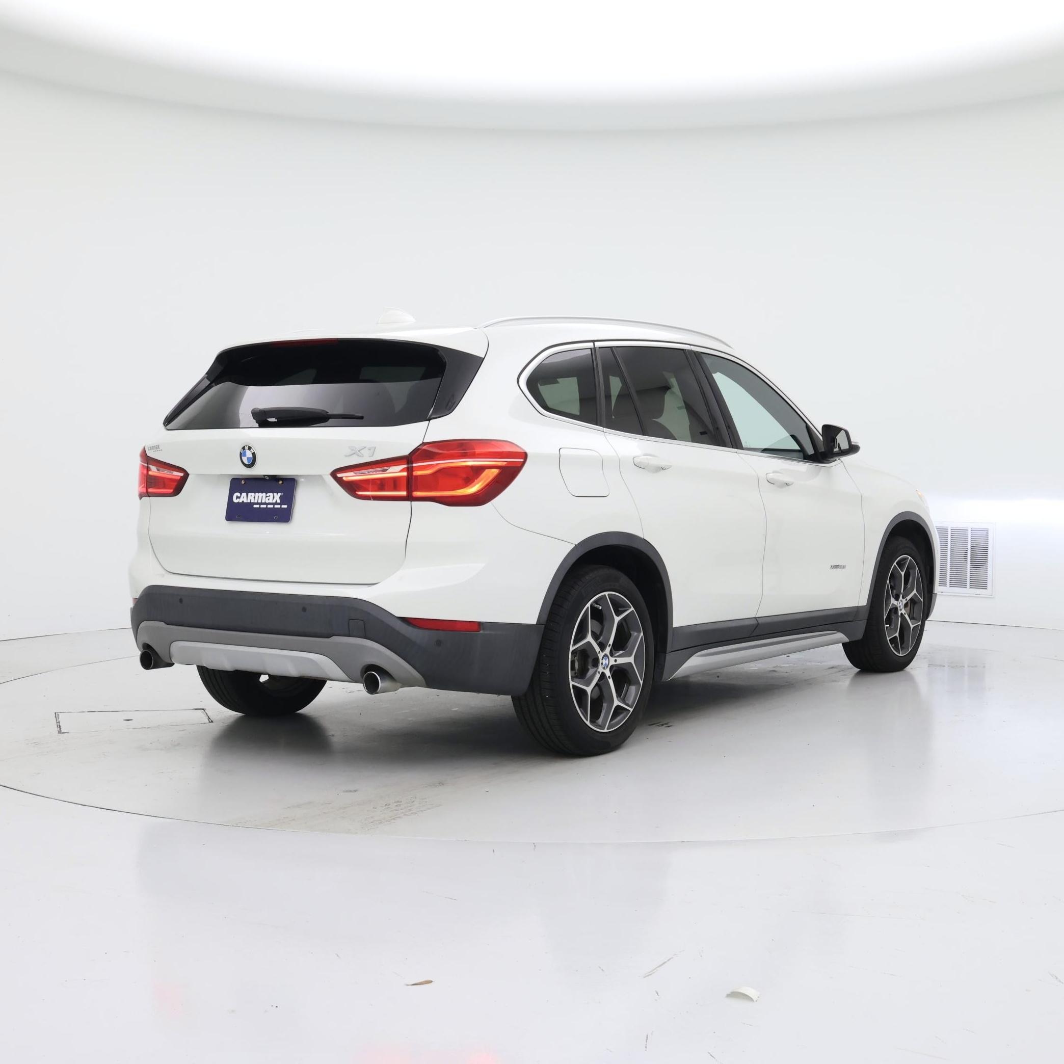 Thumbnail: 2017 BMW X1 - 8