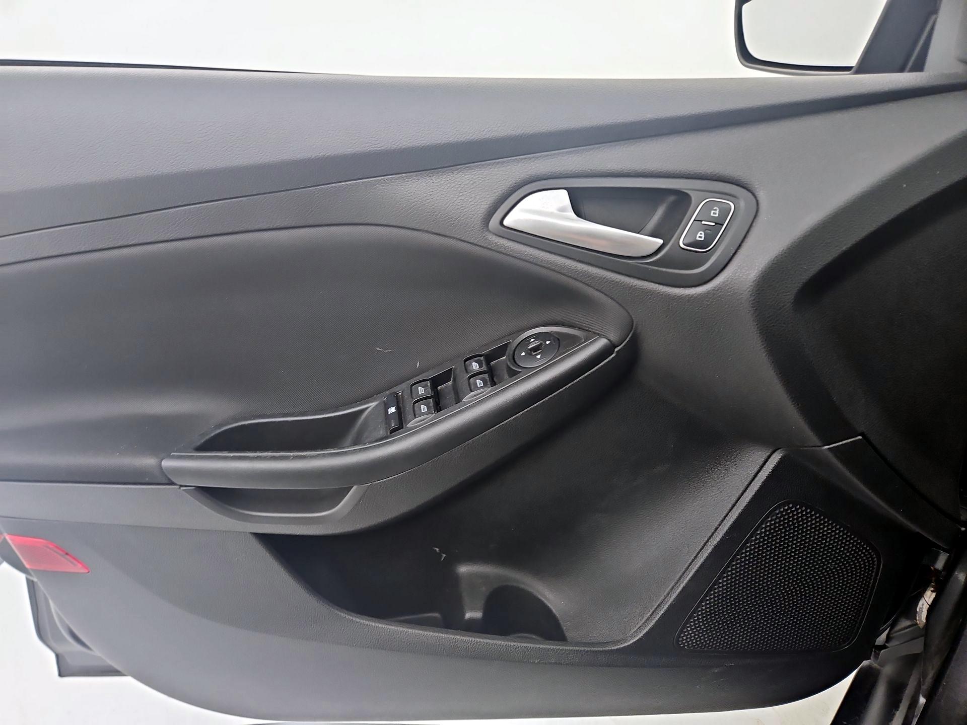 Thumbnail: 2017 Ford Focus - 12