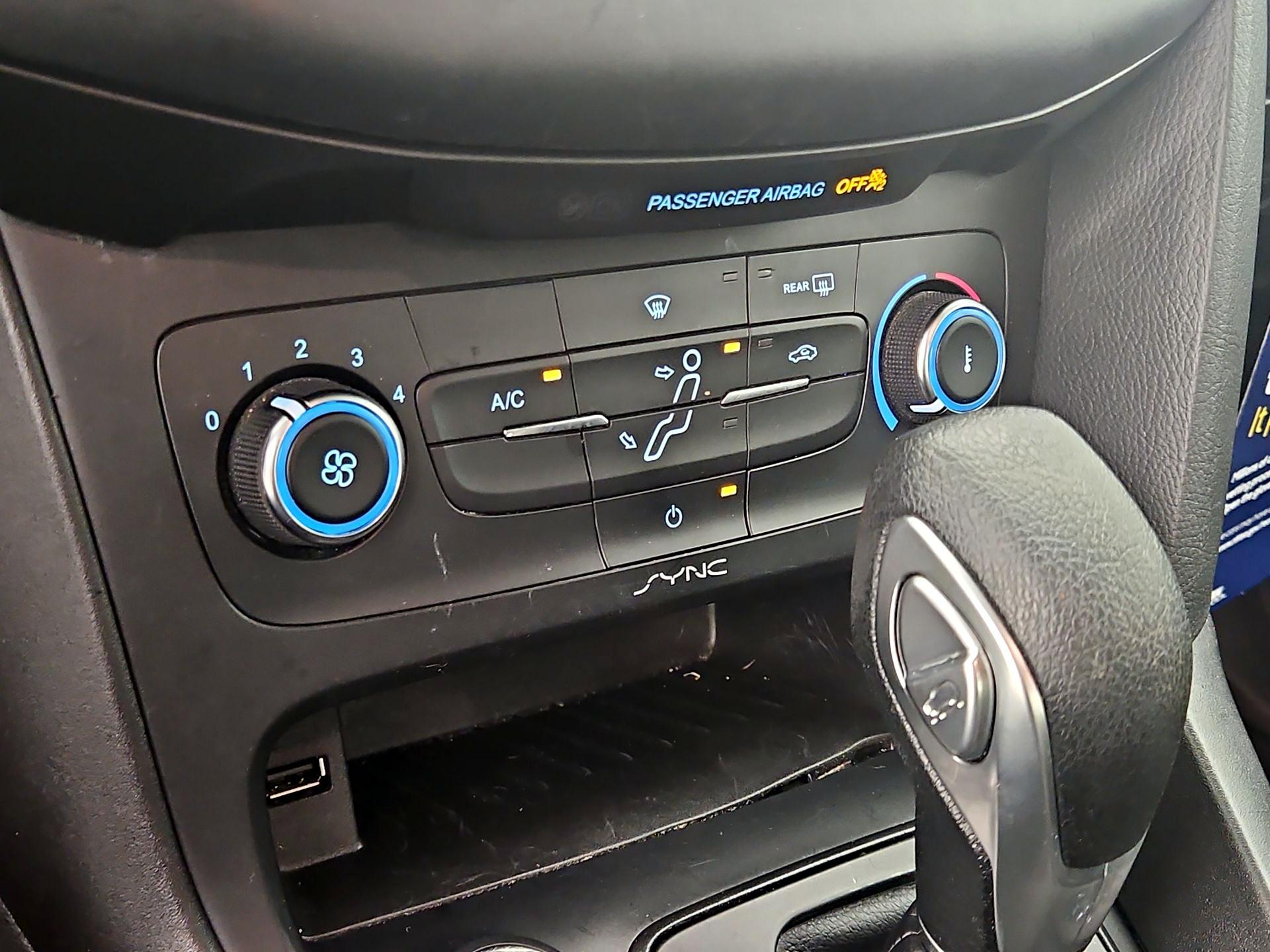 Thumbnail: 2017 Ford Focus - 16
