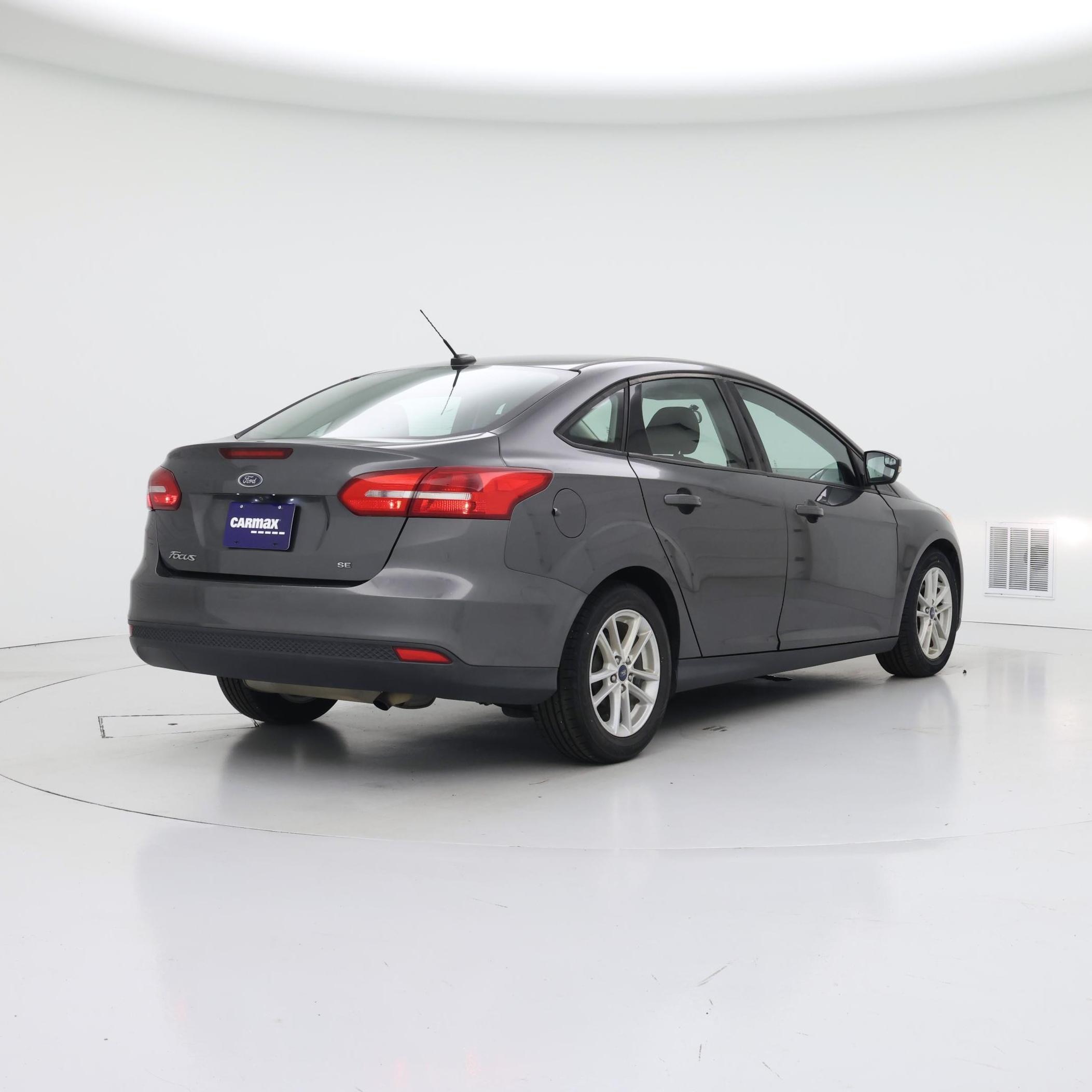 Thumbnail: 2017 Ford Focus - 8