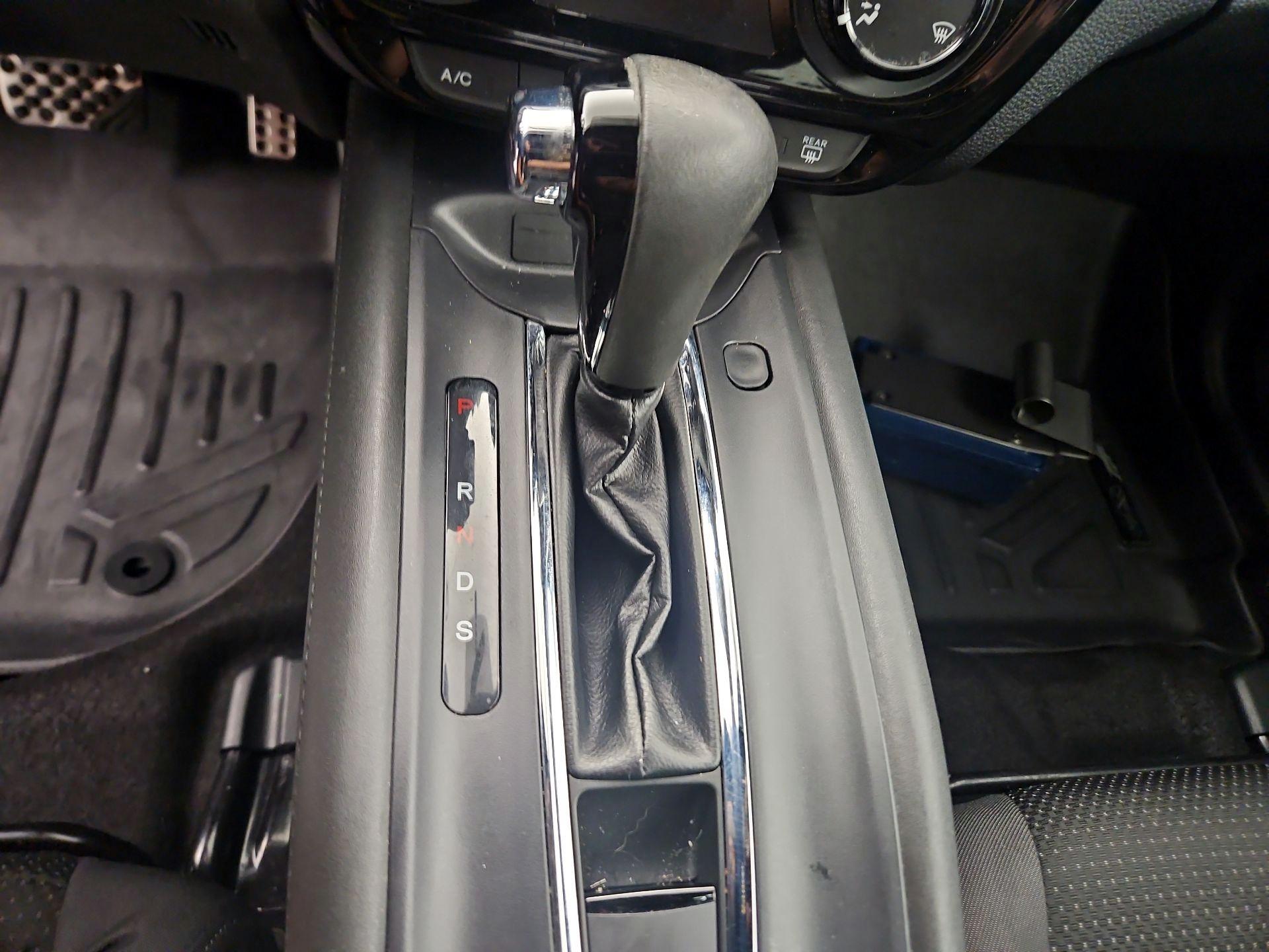 Thumbnail: 2019 Honda HR-V - 16