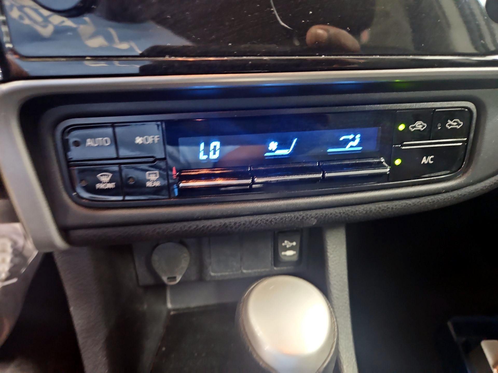 Thumbnail: 2019 Toyota Corolla - 16