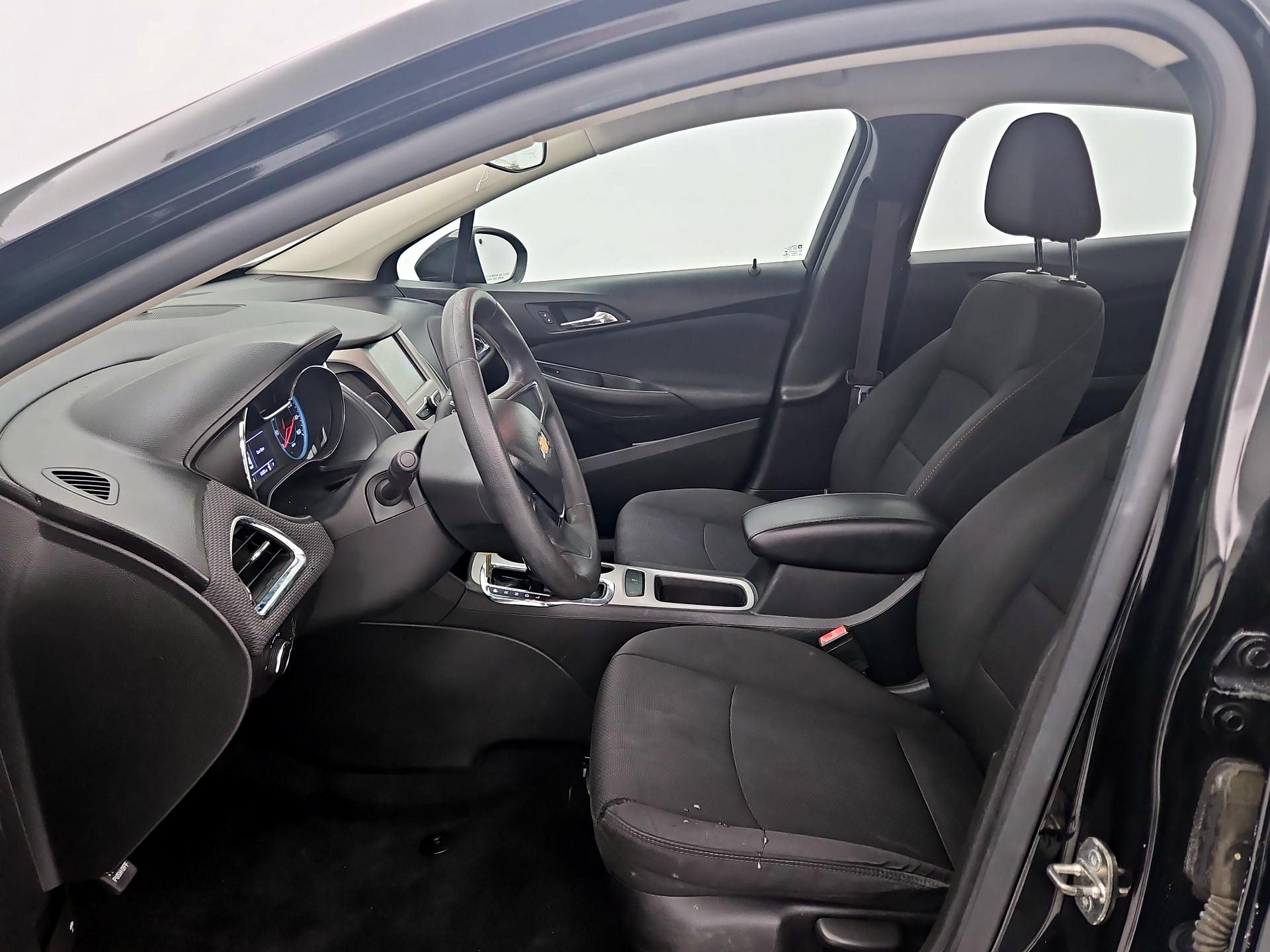 Thumbnail: 2017 Chevrolet Cruze - 11