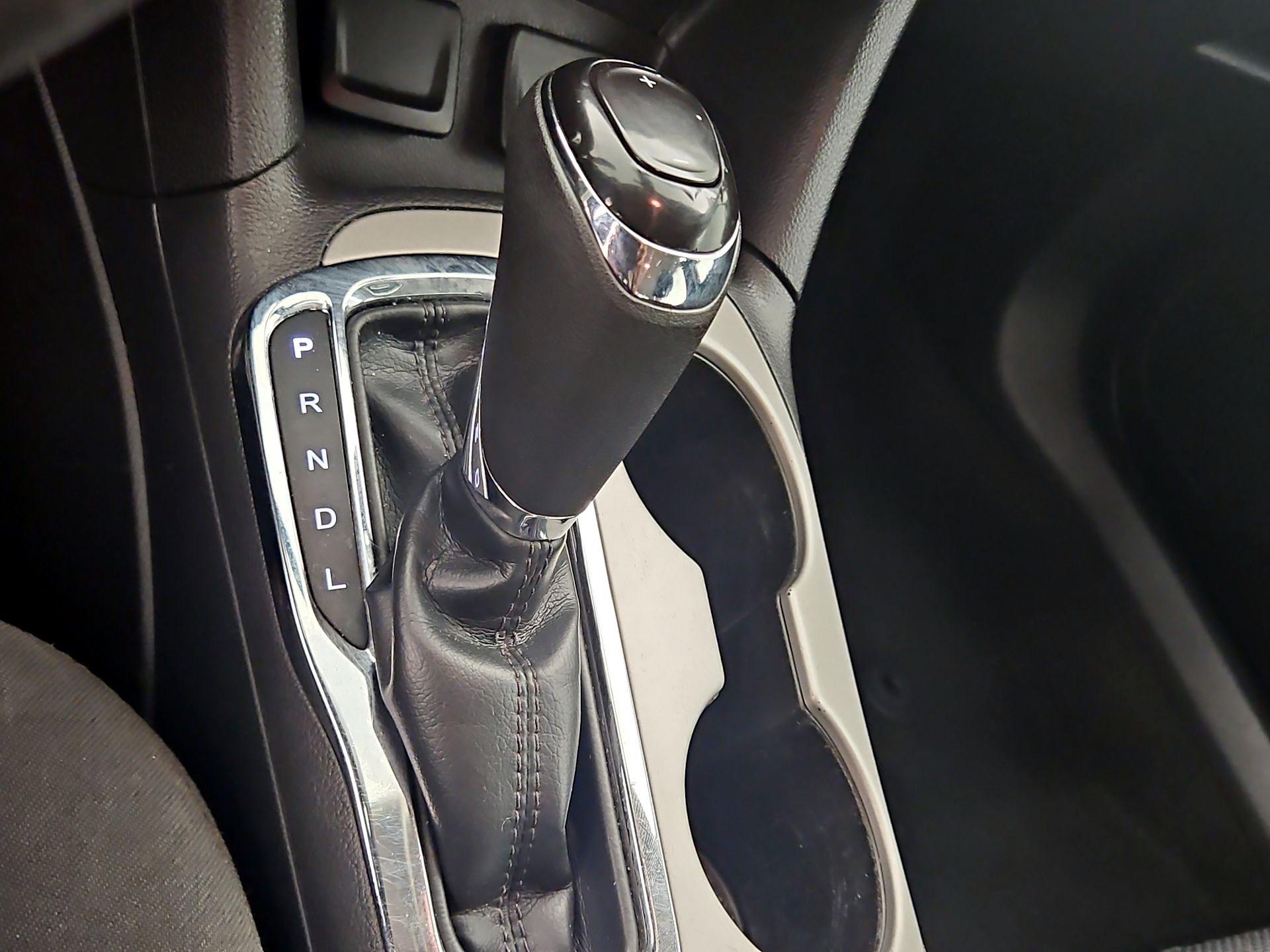 Thumbnail: 2017 Chevrolet Cruze - 17