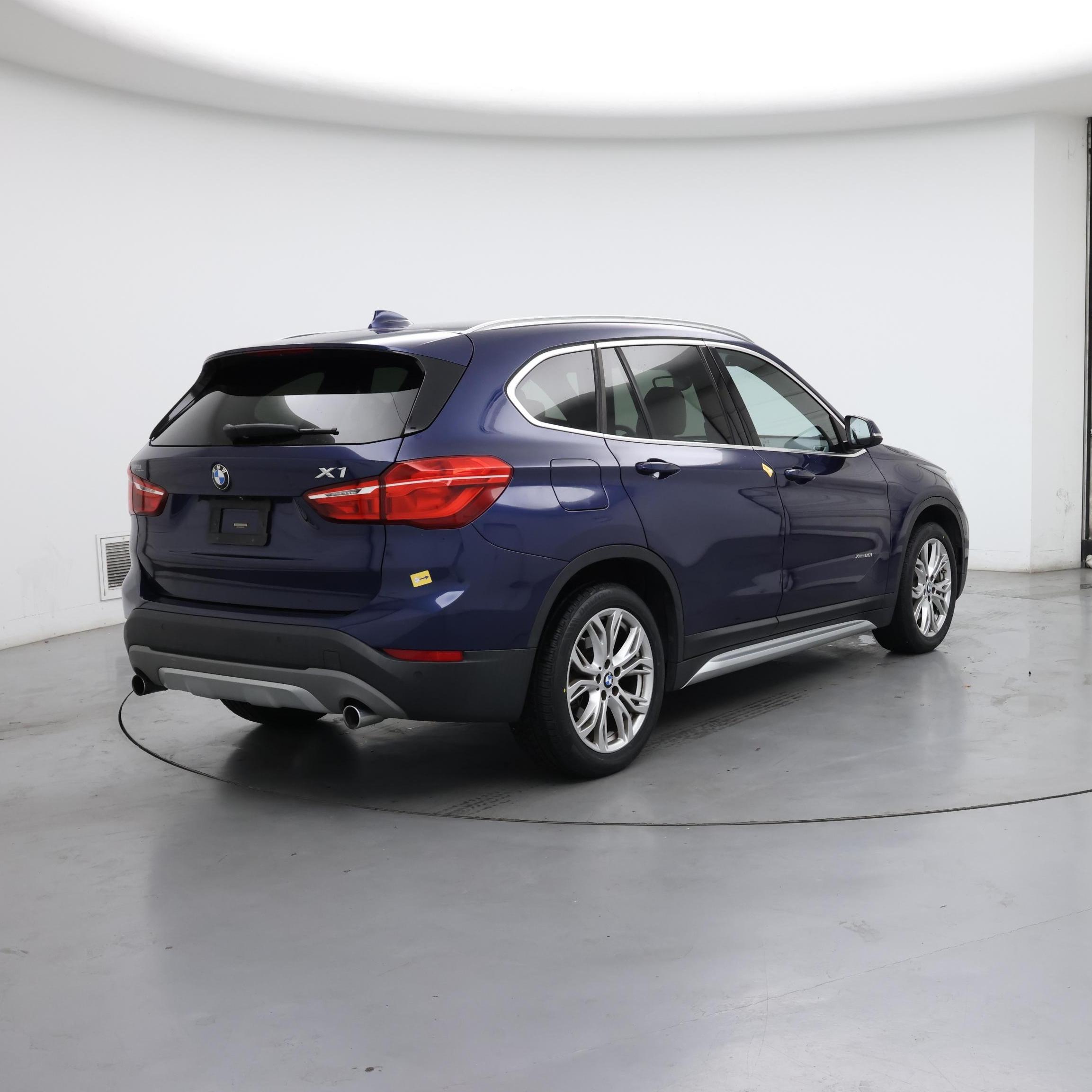 Thumbnail: 2017 BMW X1 - 8