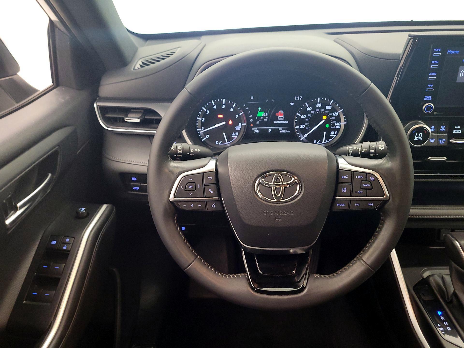 Thumbnail: 2021 Toyota Highlander - 10