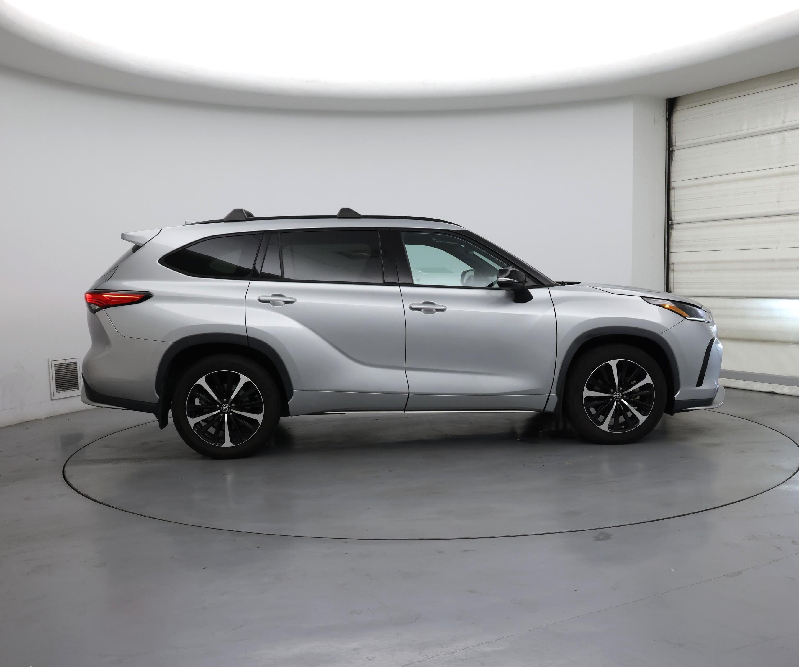Thumbnail: 2021 Toyota Highlander - 7