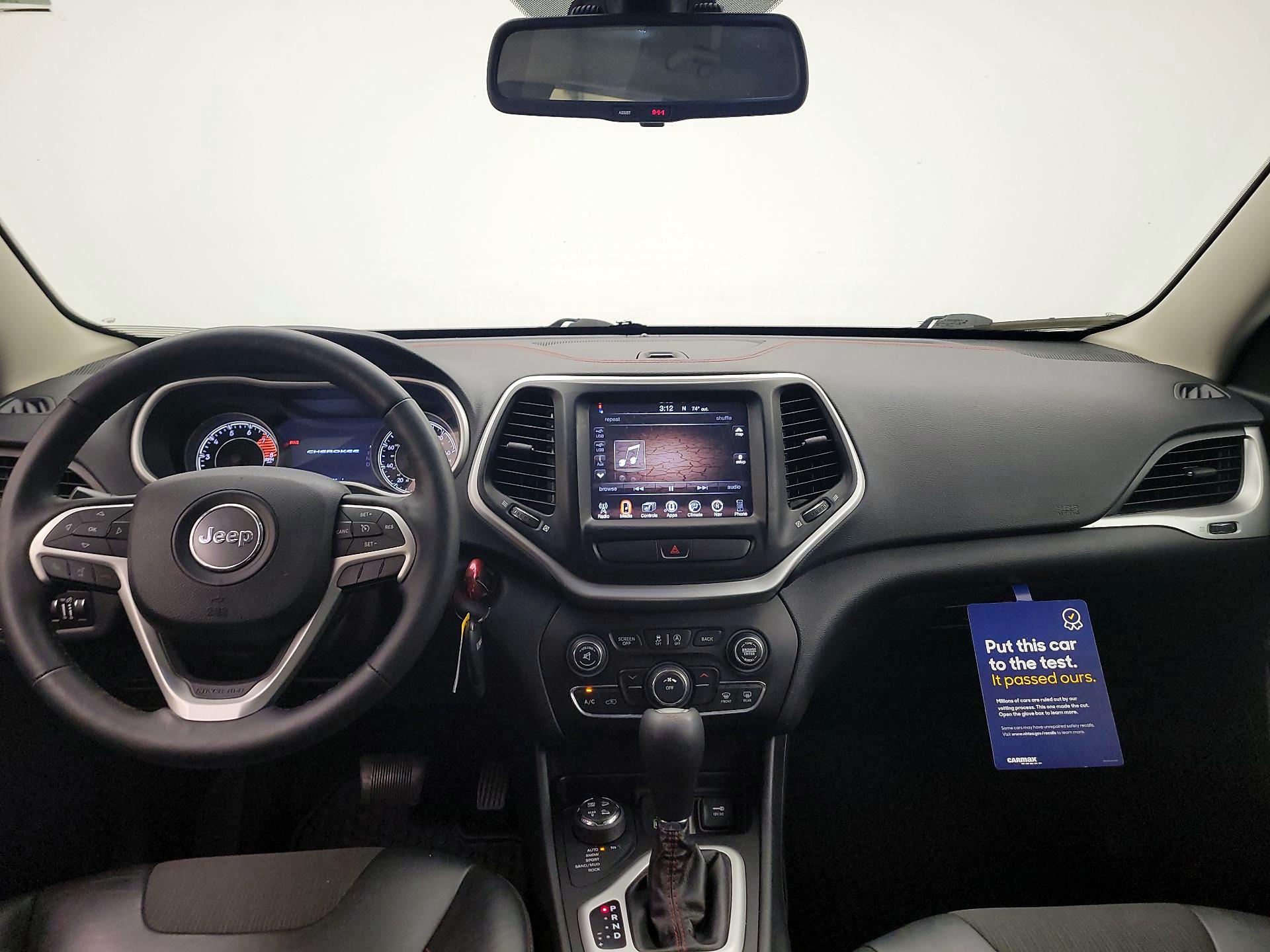 Thumbnail: 2016 Jeep Cherokee - 9