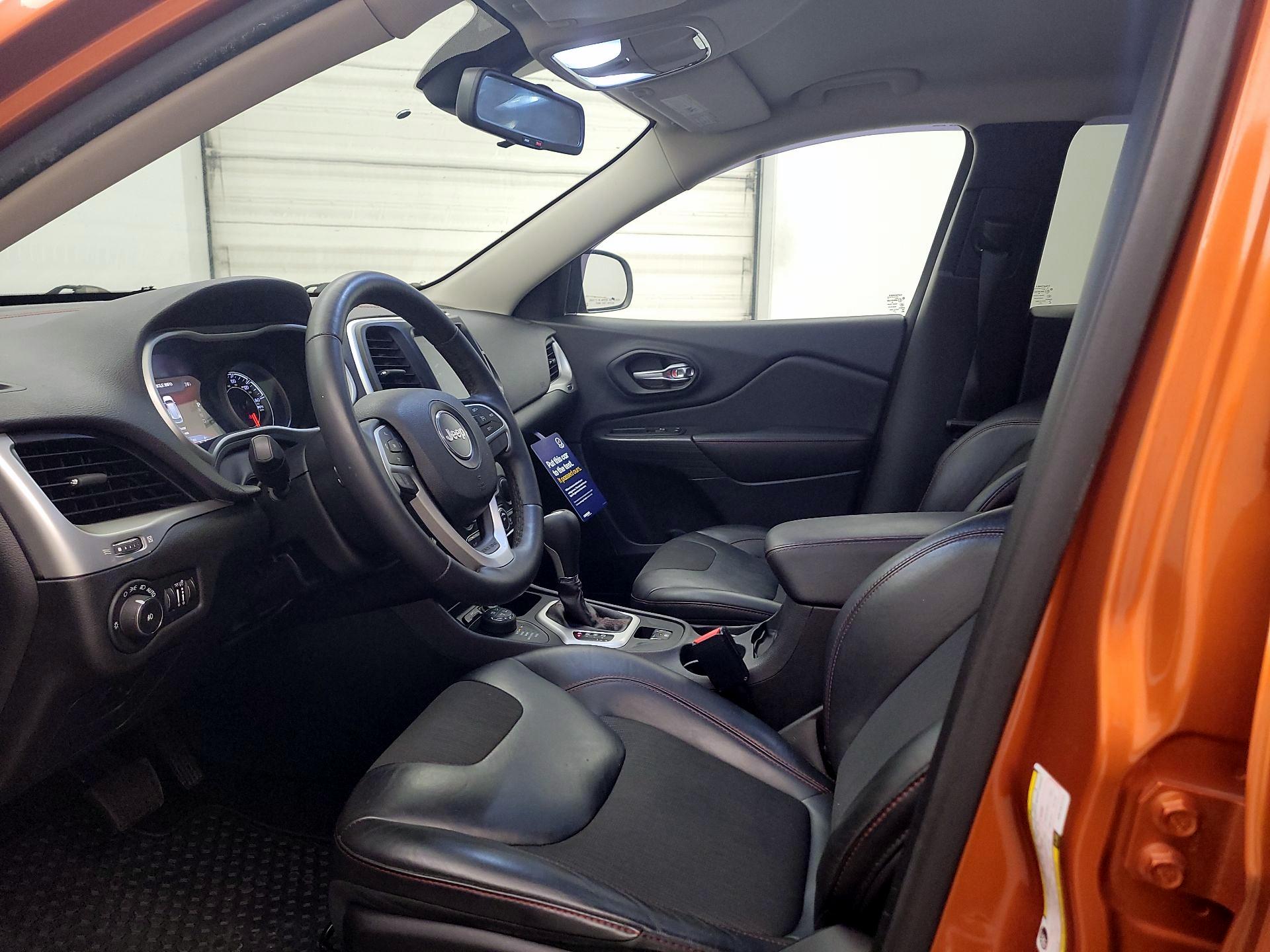 Thumbnail: 2016 Jeep Cherokee - 11