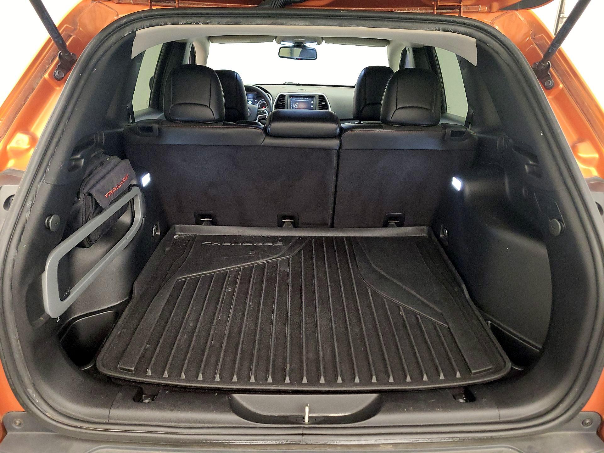 Thumbnail: 2016 Jeep Cherokee - 20
