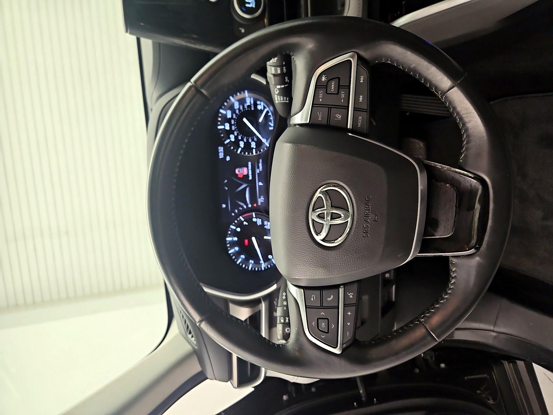 Thumbnail: 2021 Toyota Highlander - 10