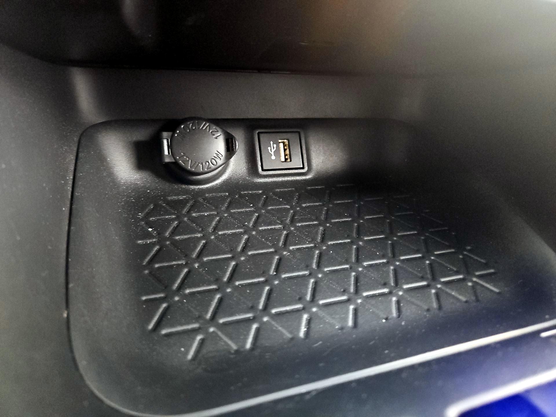 Thumbnail: 2024 Toyota RAV4 - 18