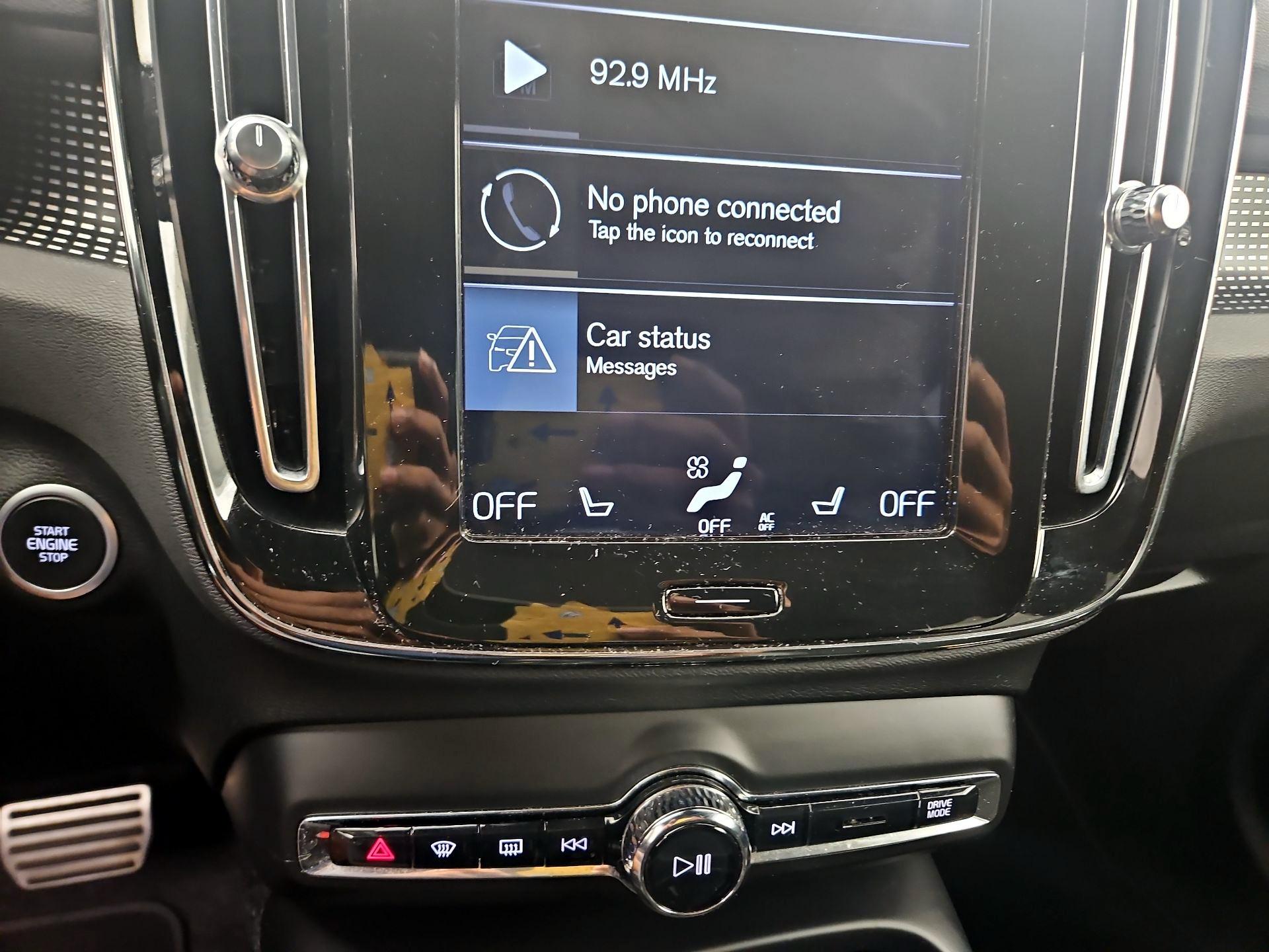 Thumbnail: 2021 Volvo XC40 - 16