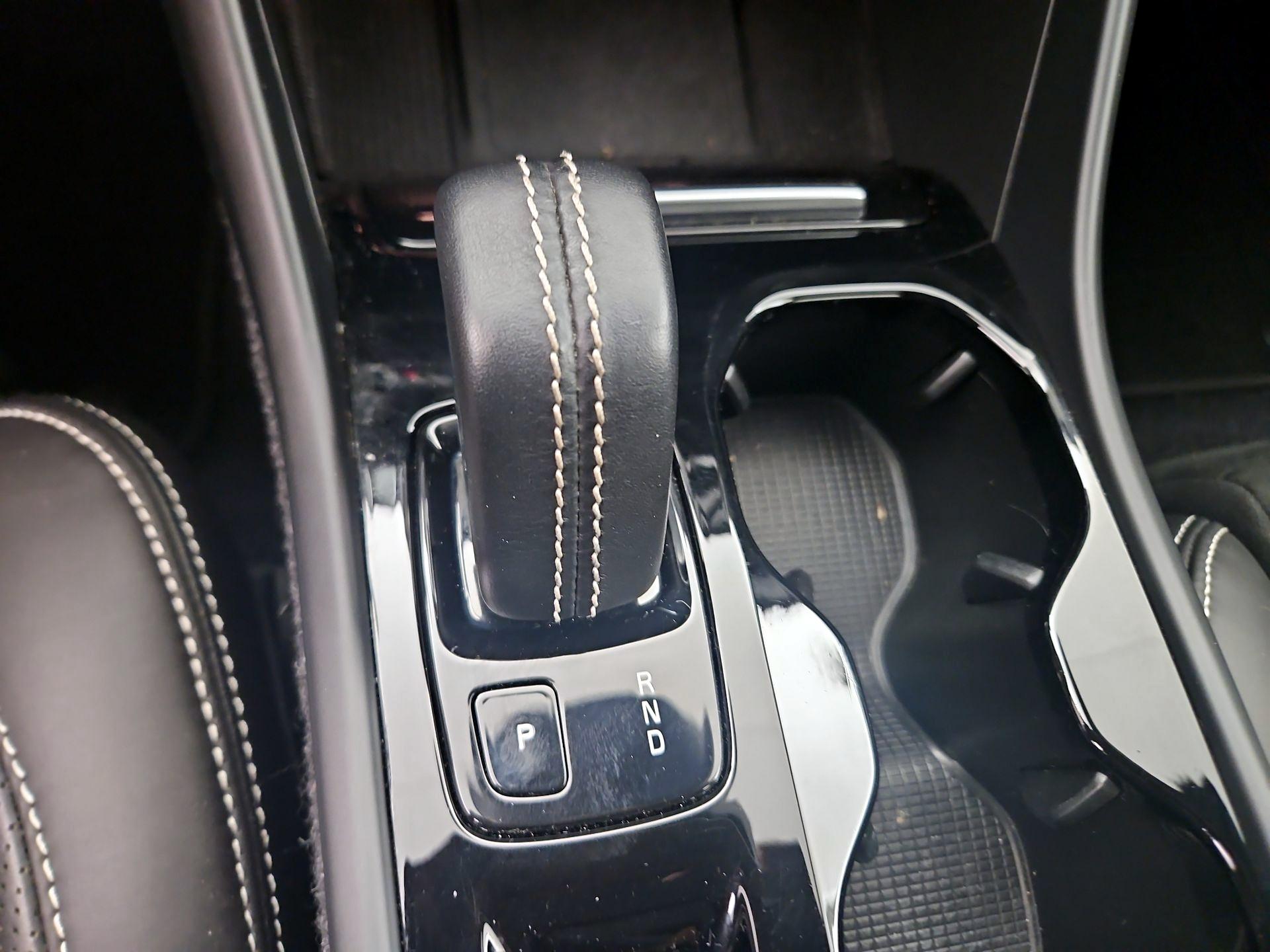 Thumbnail: 2021 Volvo XC40 - 17