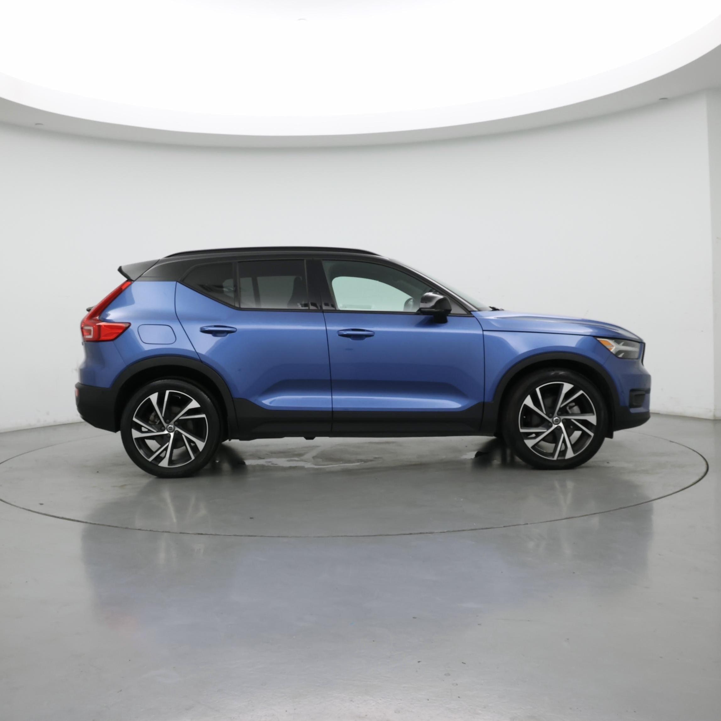 Thumbnail: 2021 Volvo XC40 - 7