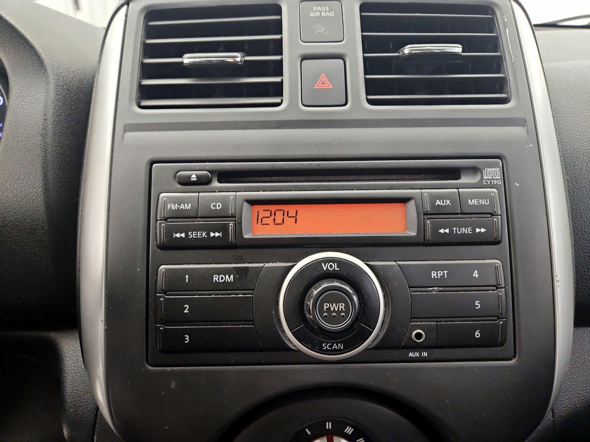 Thumbnail: 2014 Nissan Versa - 14