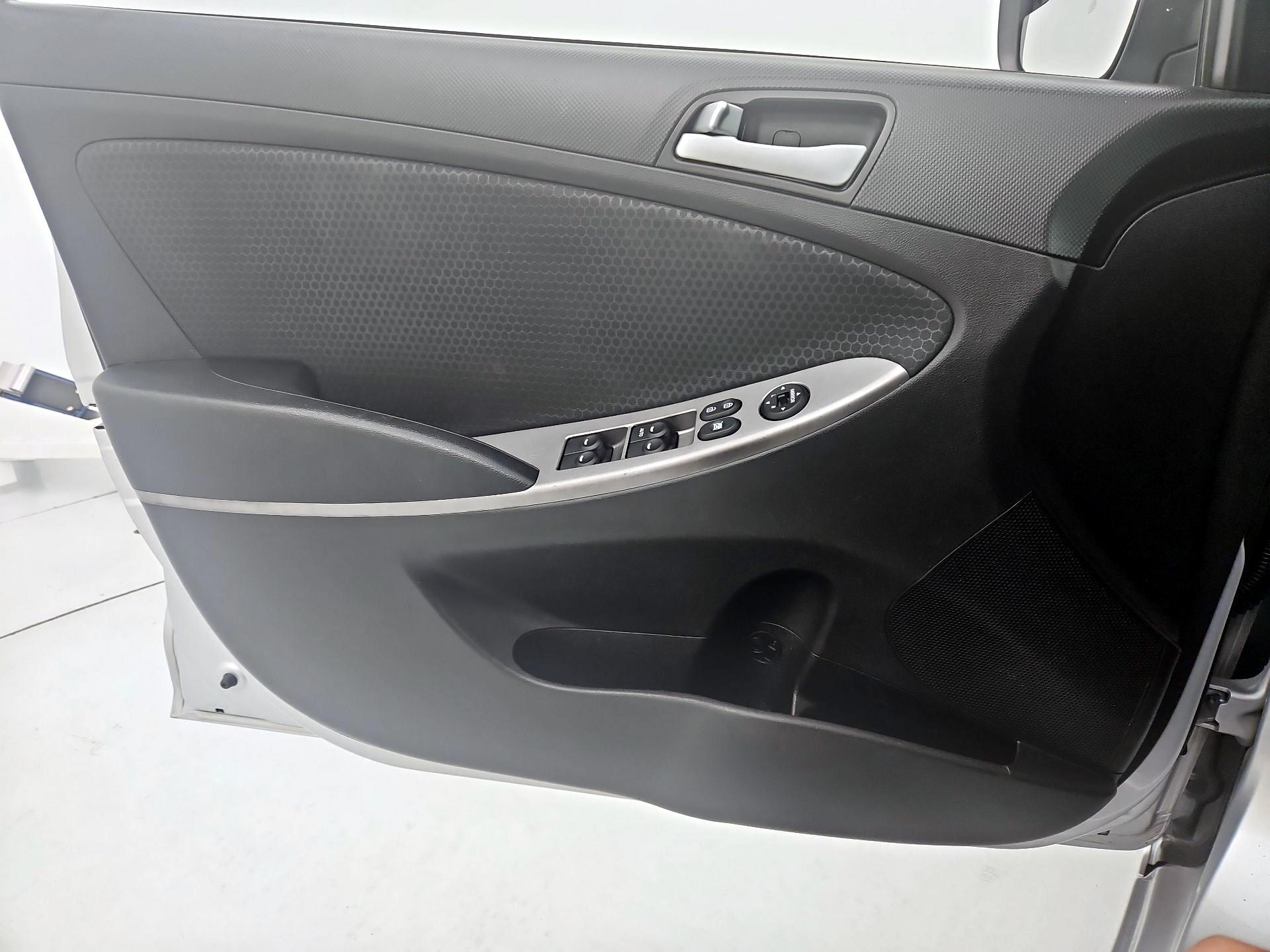 Thumbnail: 2017 Hyundai Accent - 12