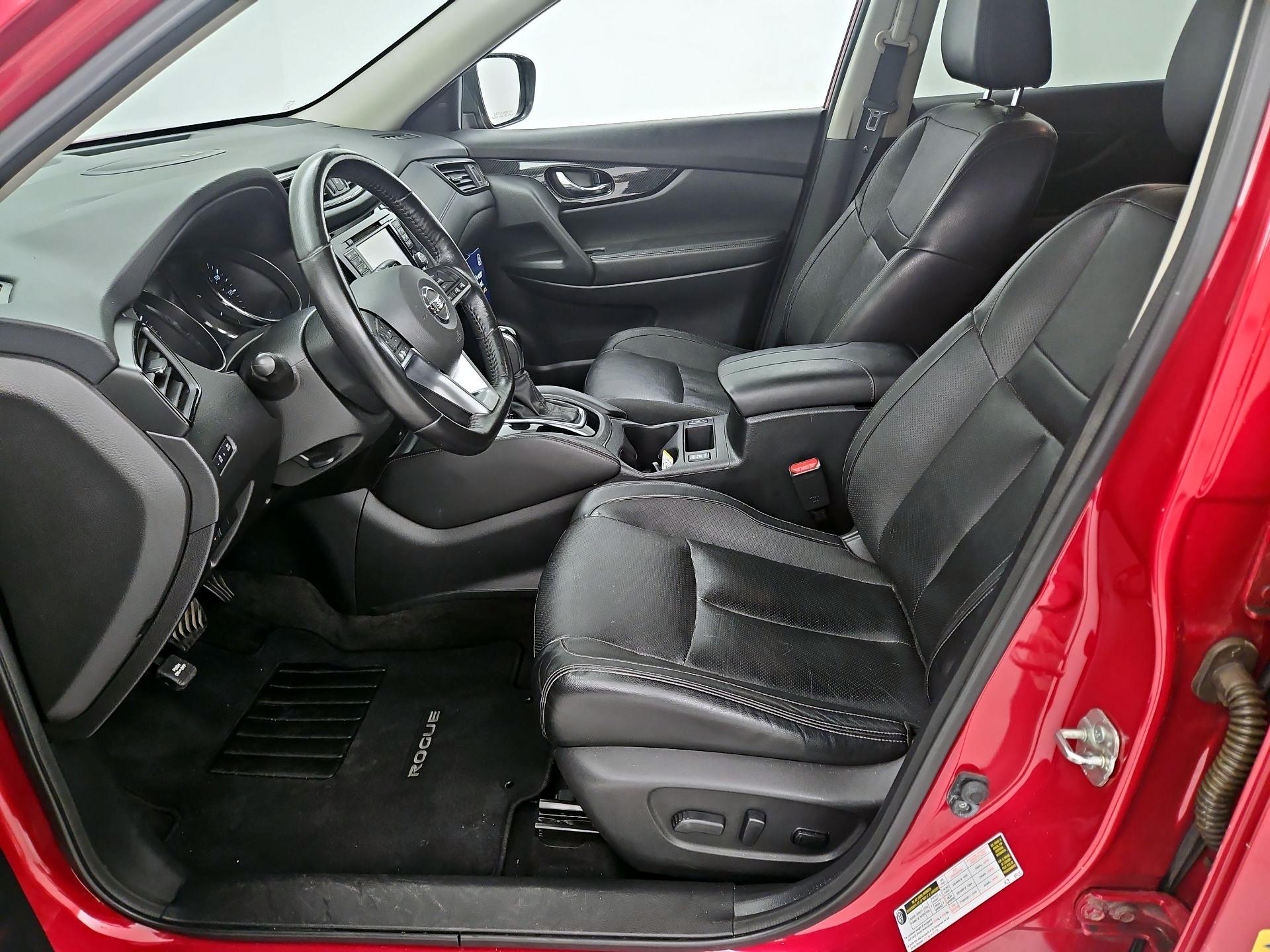 Thumbnail: 2017 Nissan Rogue - 11