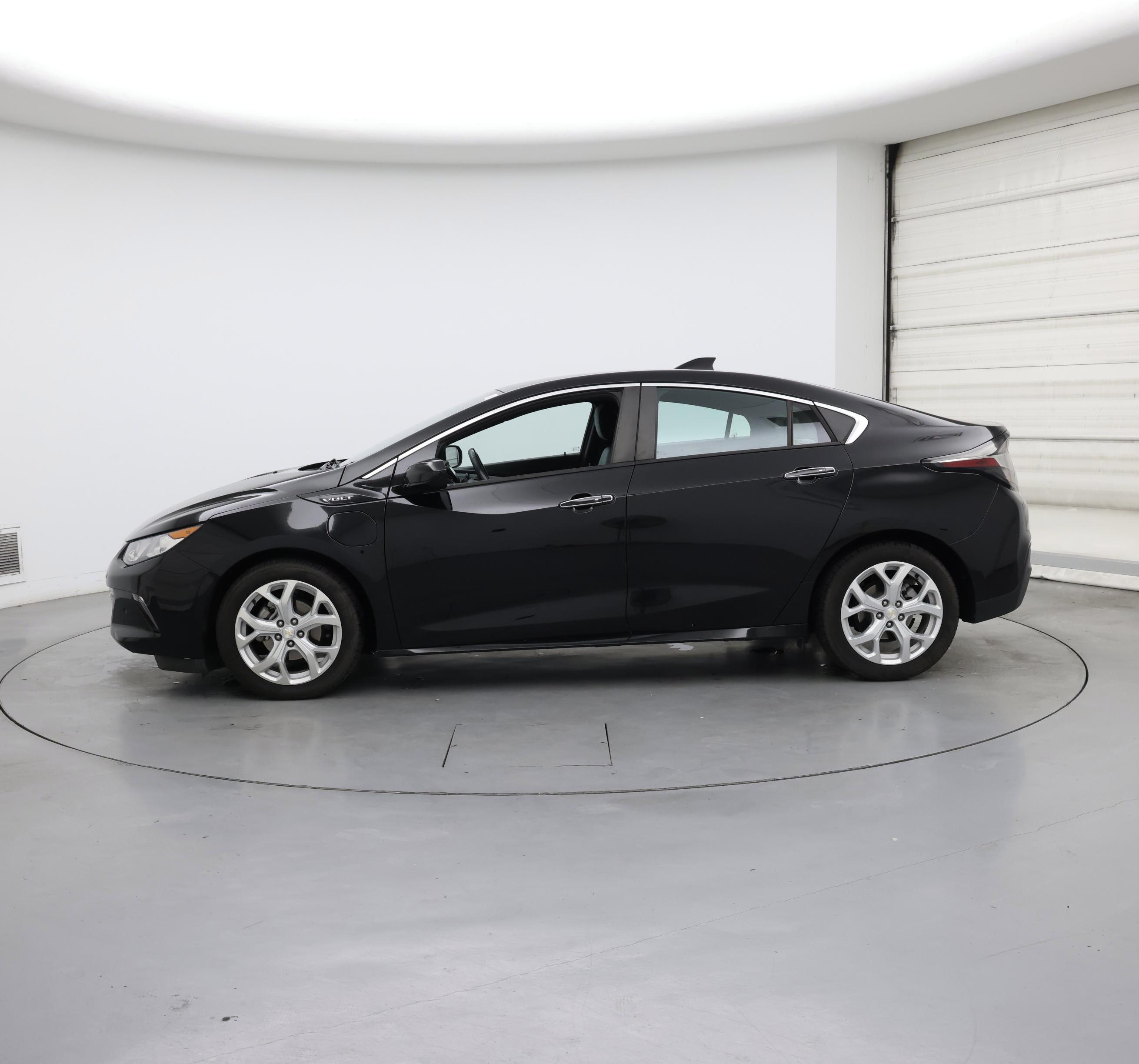 Thumbnail: 2019 Chevrolet Volt - 3