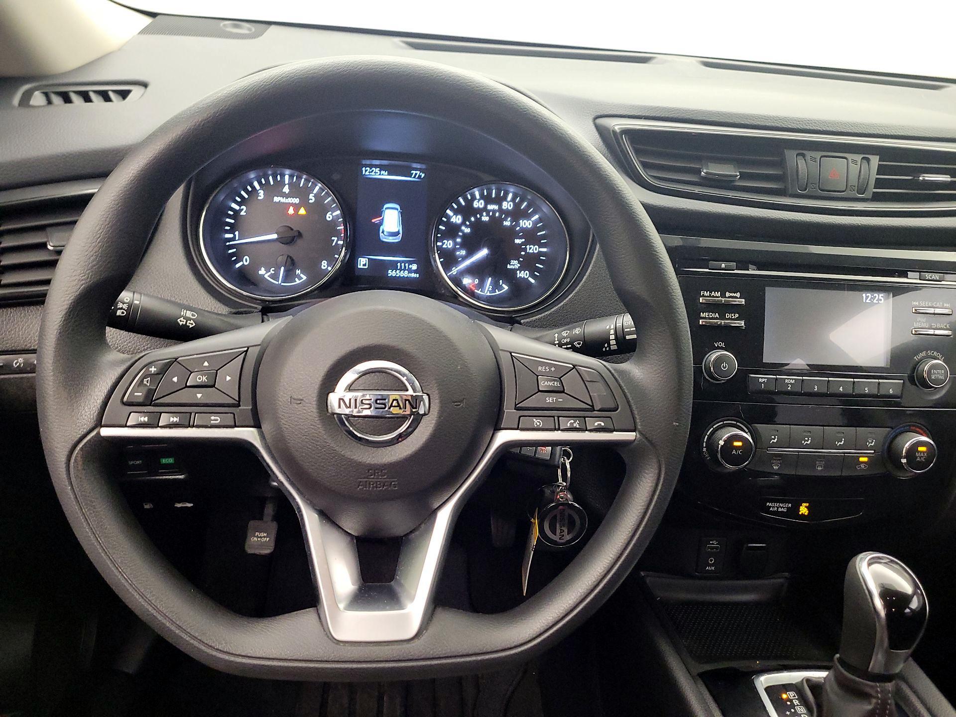 Thumbnail: 2017 Nissan Rogue - 10