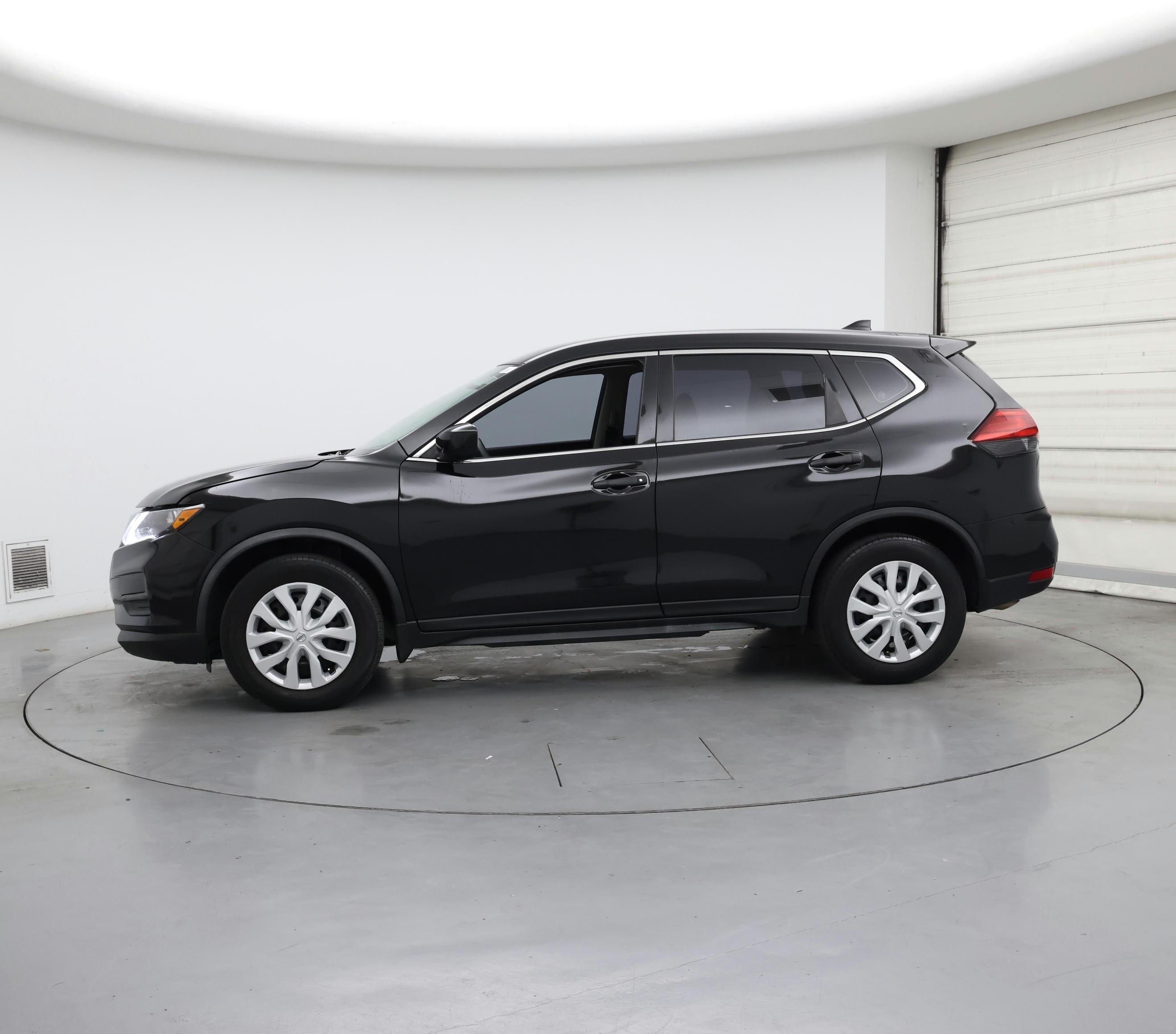 Thumbnail: 2017 Nissan Rogue - 3
