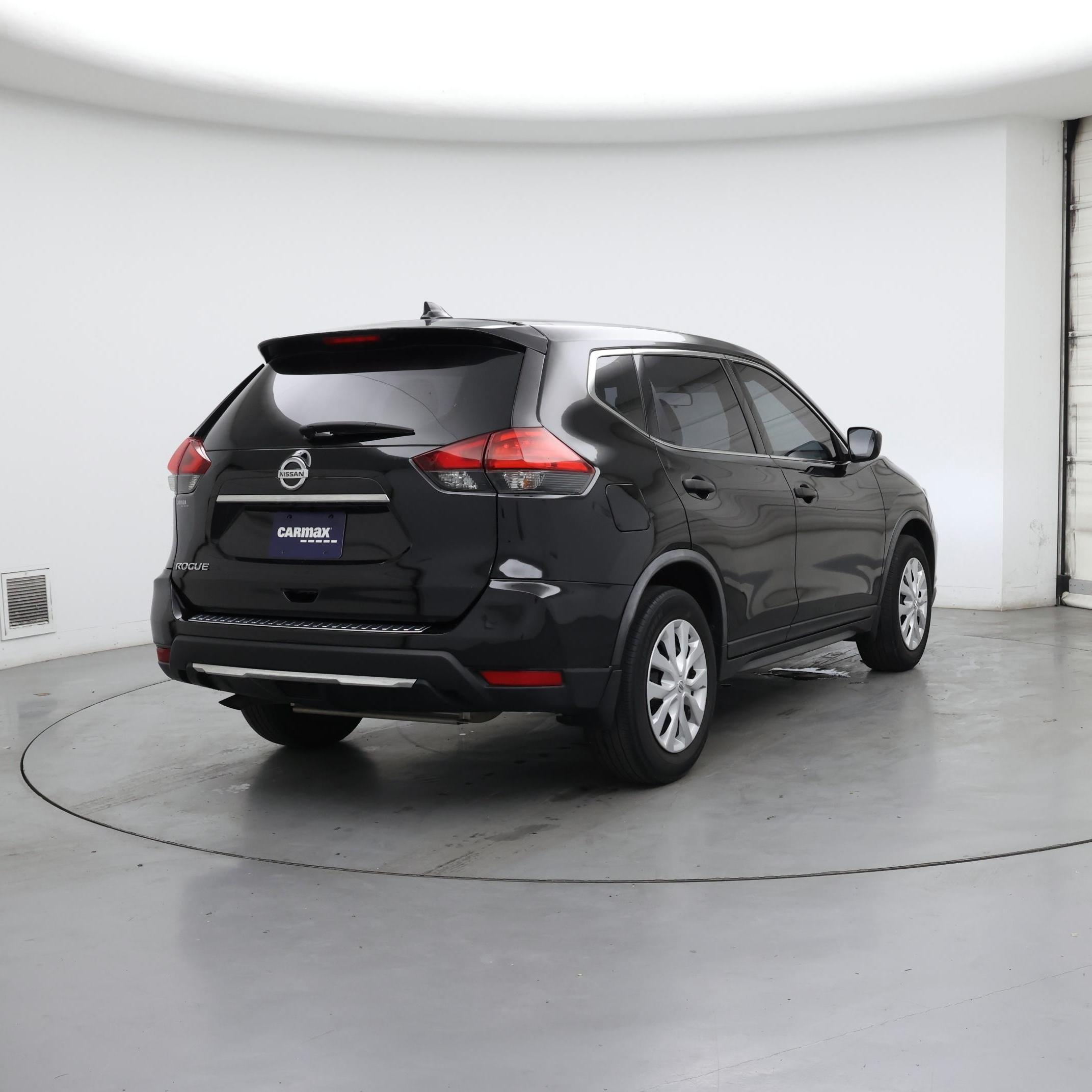 Thumbnail: 2017 Nissan Rogue - 8