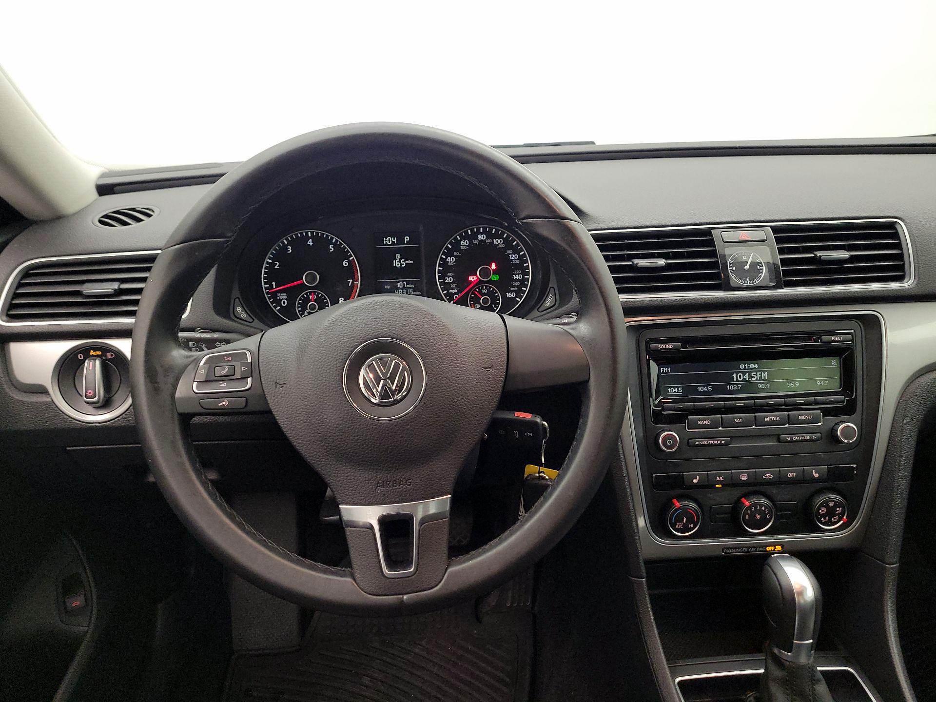 Thumbnail: 2015 Volkswagen Passat - 10