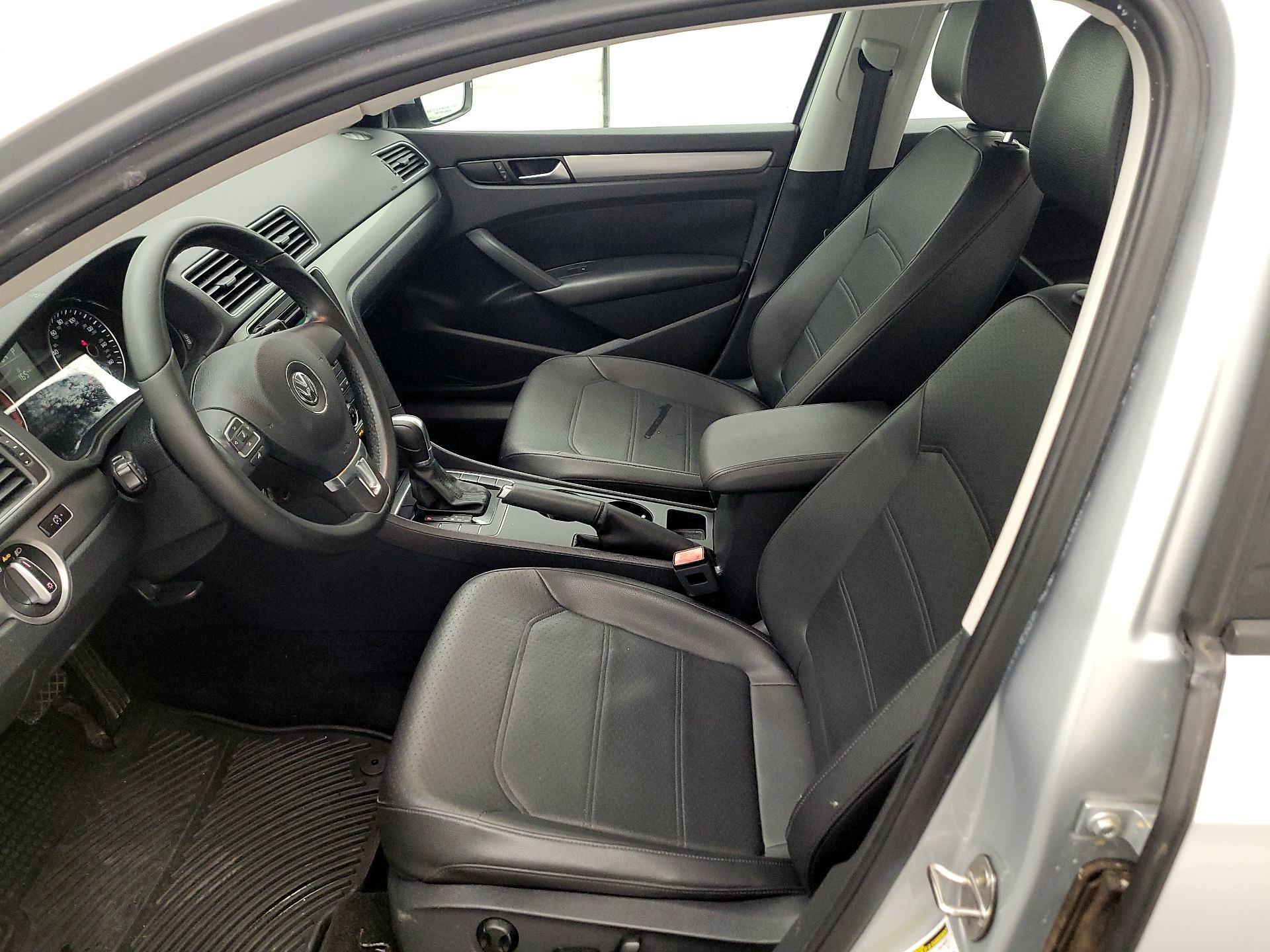 Thumbnail: 2015 Volkswagen Passat - 11