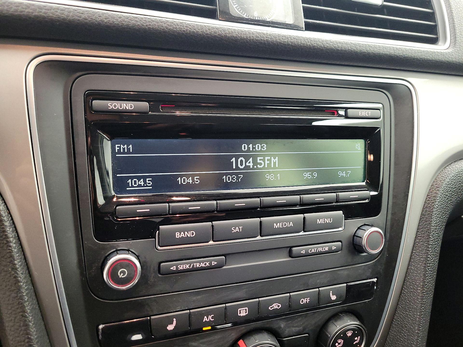 Thumbnail: 2015 Volkswagen Passat - 13