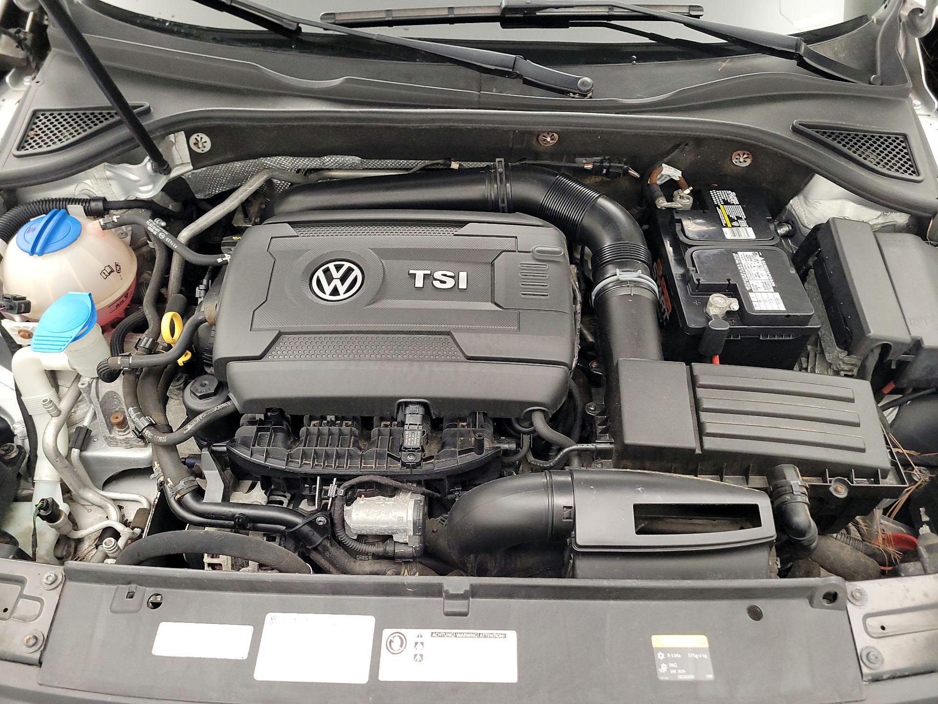 Thumbnail: 2015 Volkswagen Passat - 17