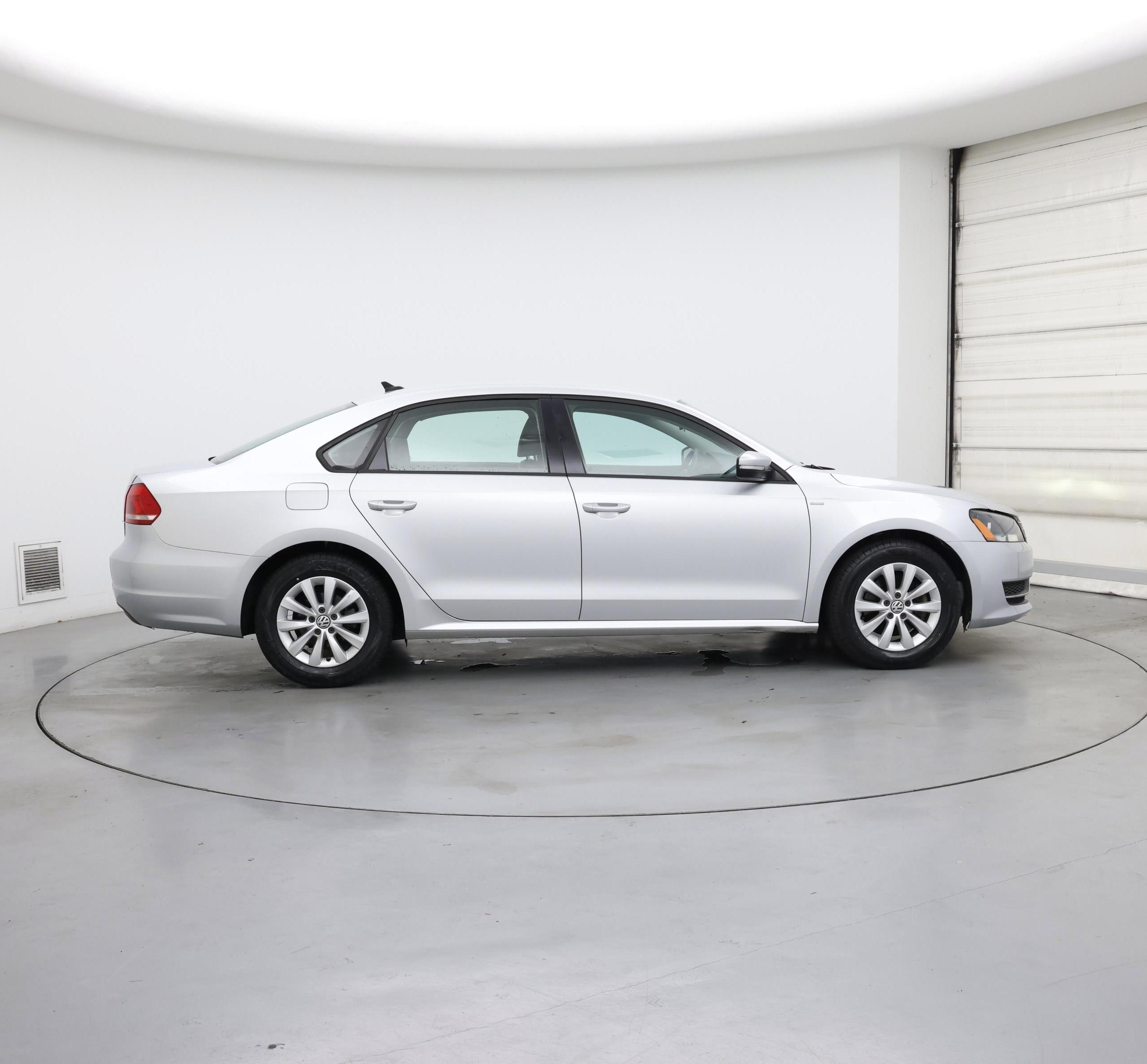 Thumbnail: 2015 Volkswagen Passat - 7