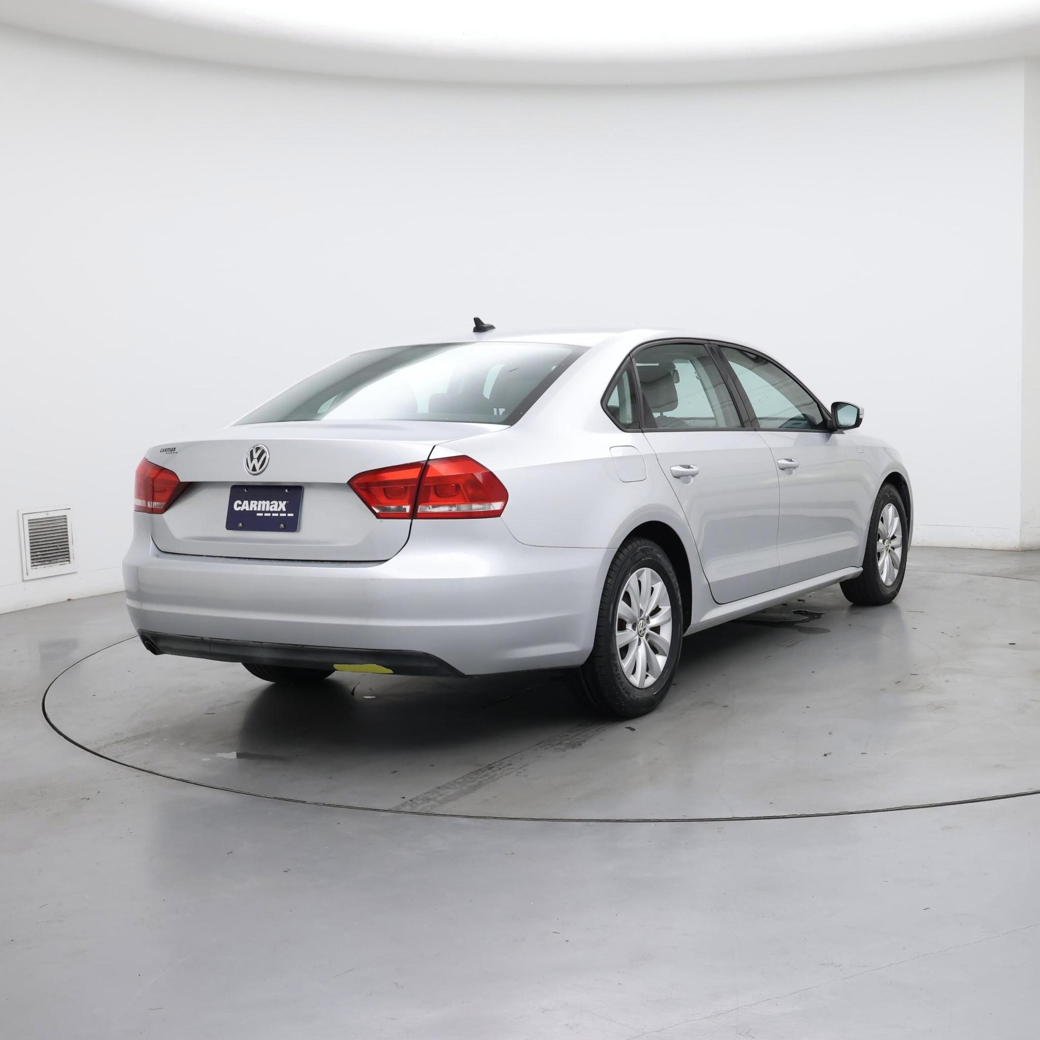 Thumbnail: 2015 Volkswagen Passat - 8