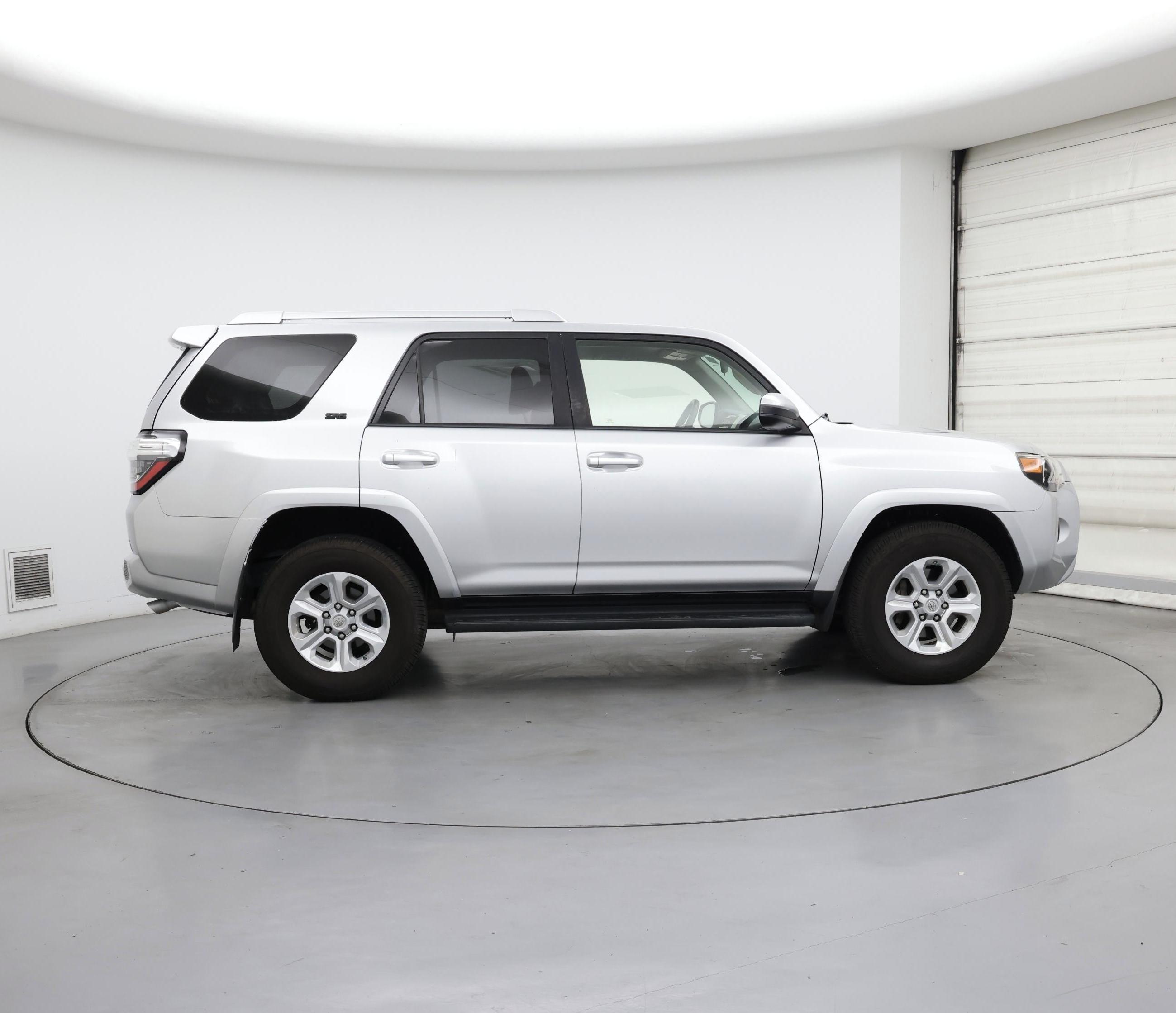 Thumbnail: 2017 Toyota 4Runner - 7