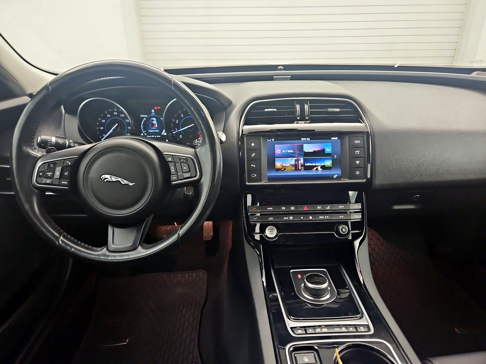Thumbnail: 2017 Jaguar XE - 9