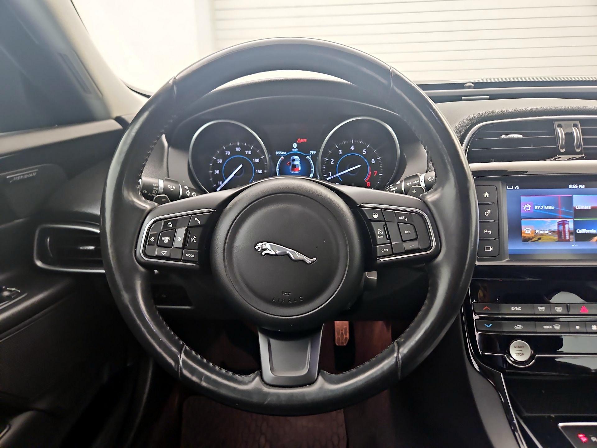Thumbnail: 2017 Jaguar XE - 10