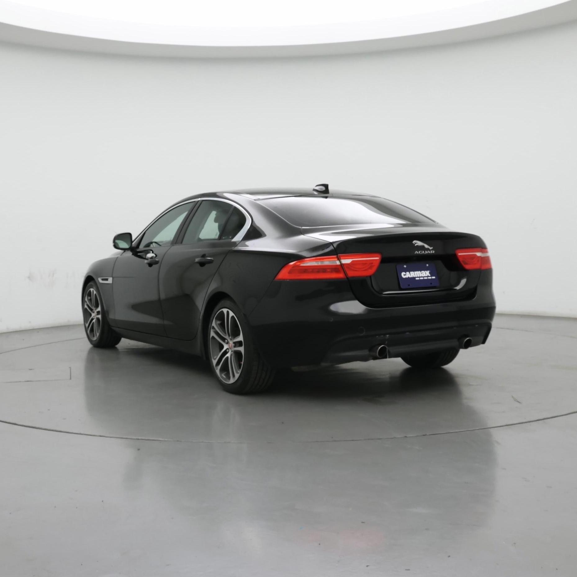 Thumbnail: 2017 Jaguar XE - 2