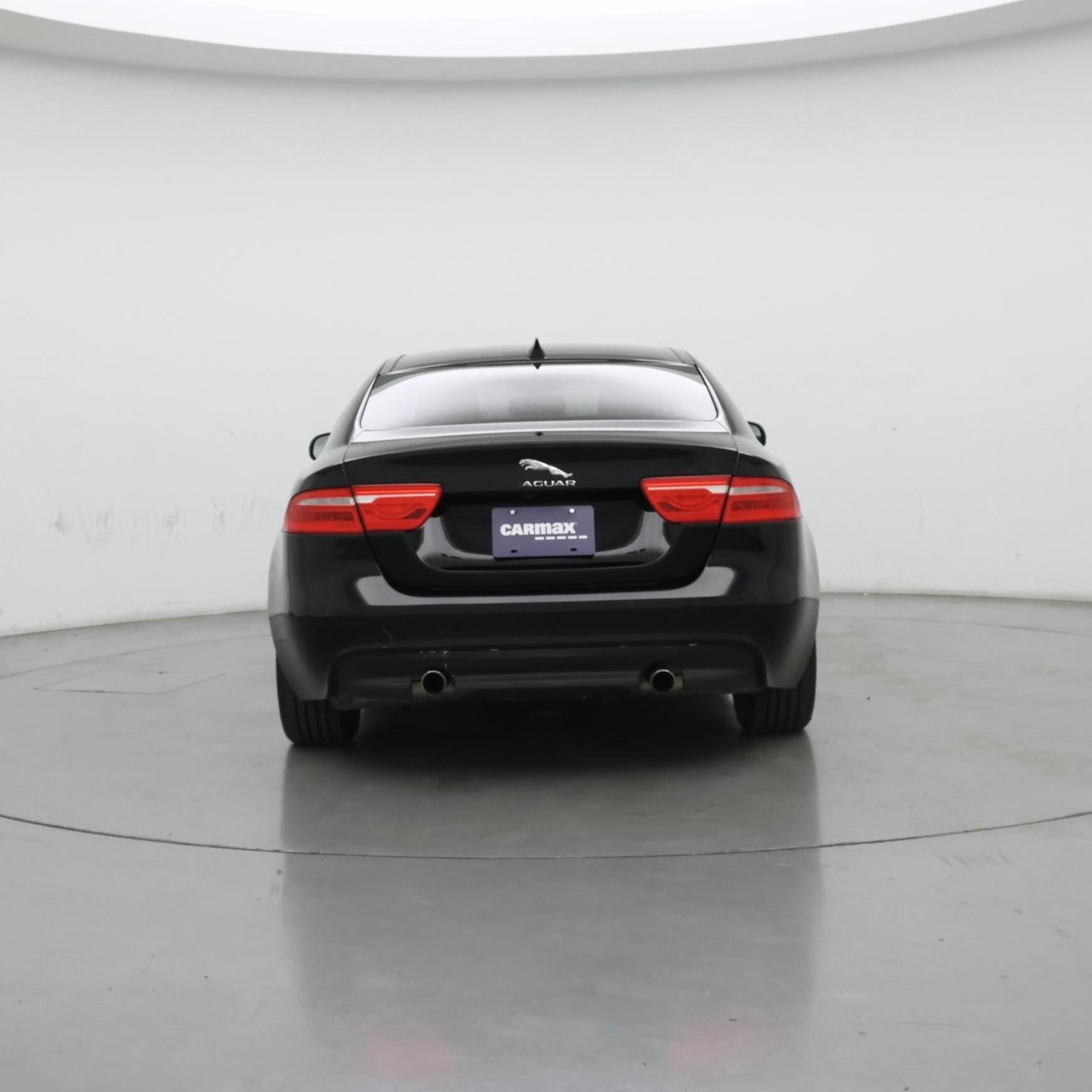 Thumbnail: 2017 Jaguar XE - 6