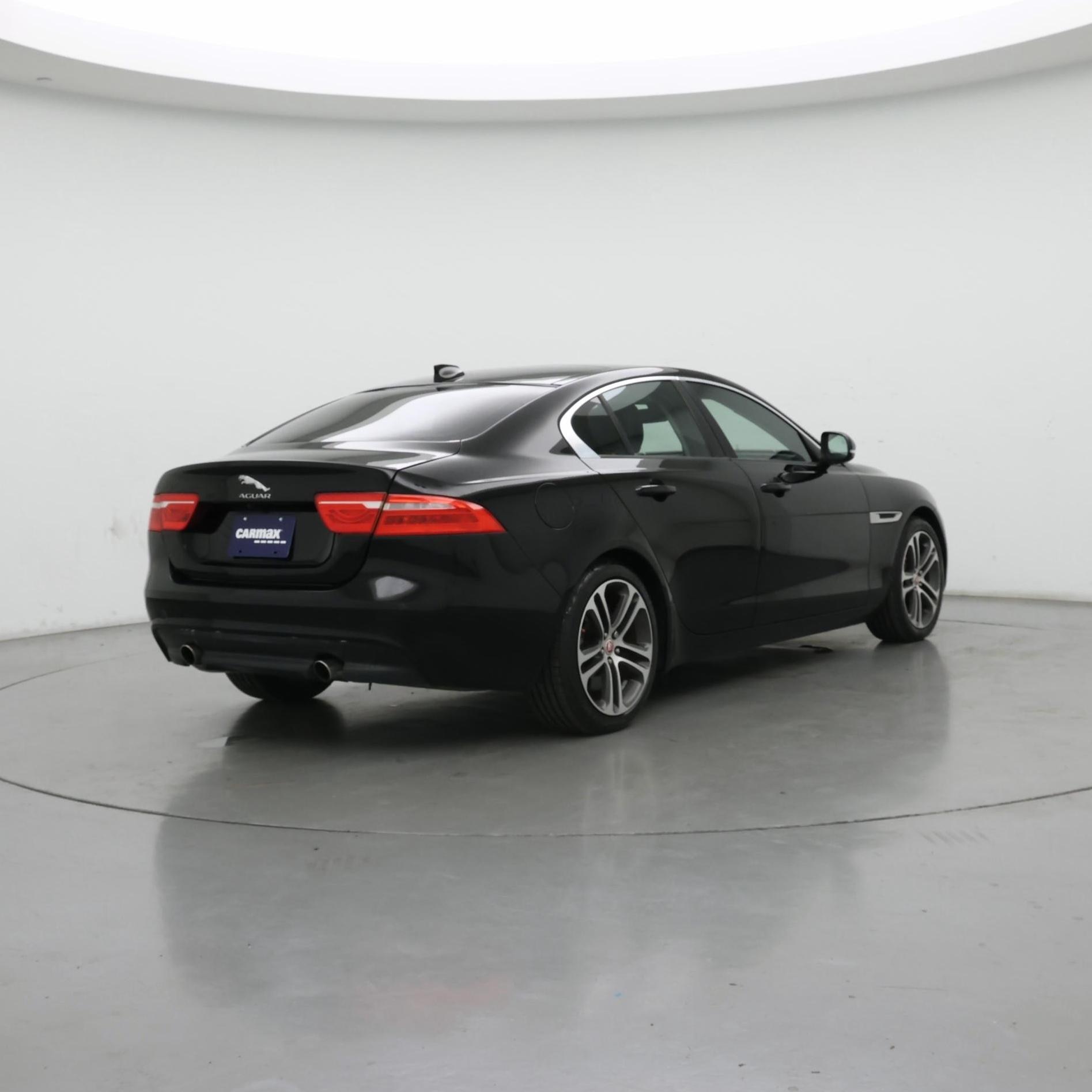Thumbnail: 2017 Jaguar XE - 8