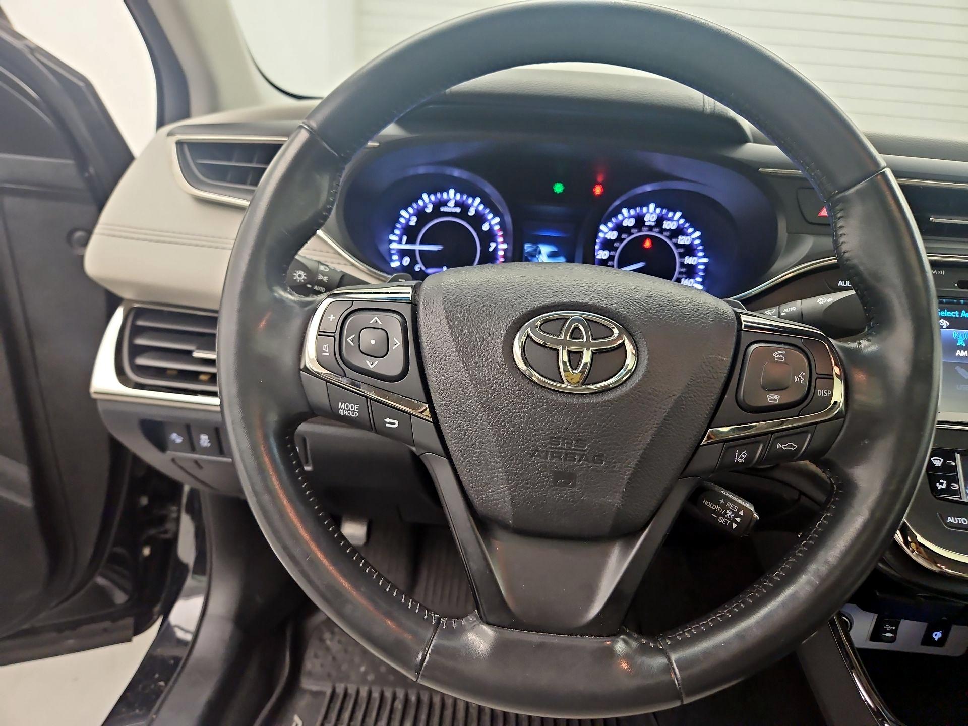 Thumbnail: 2017 Toyota Avalon - 10