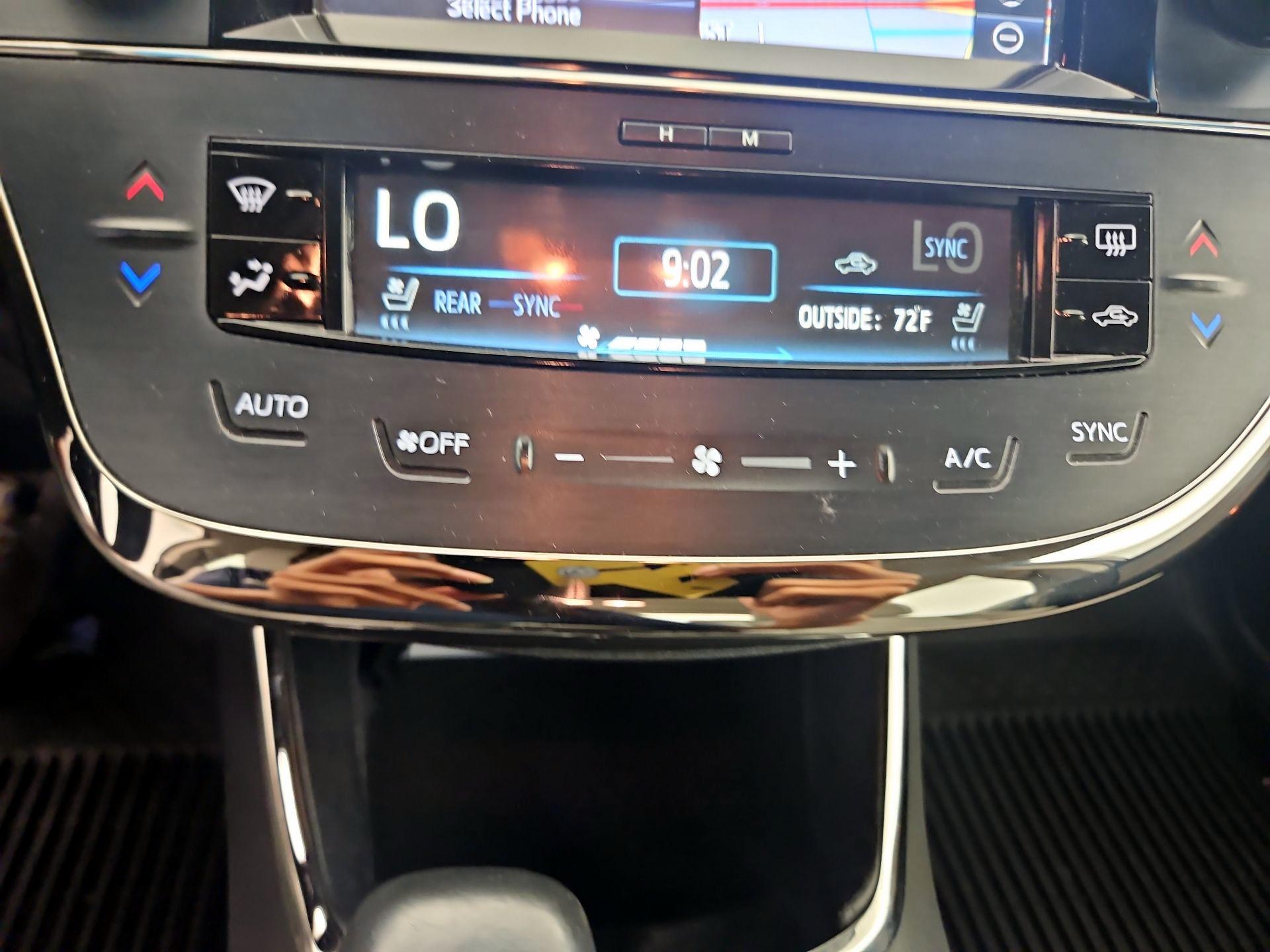 Thumbnail: 2017 Toyota Avalon - 16