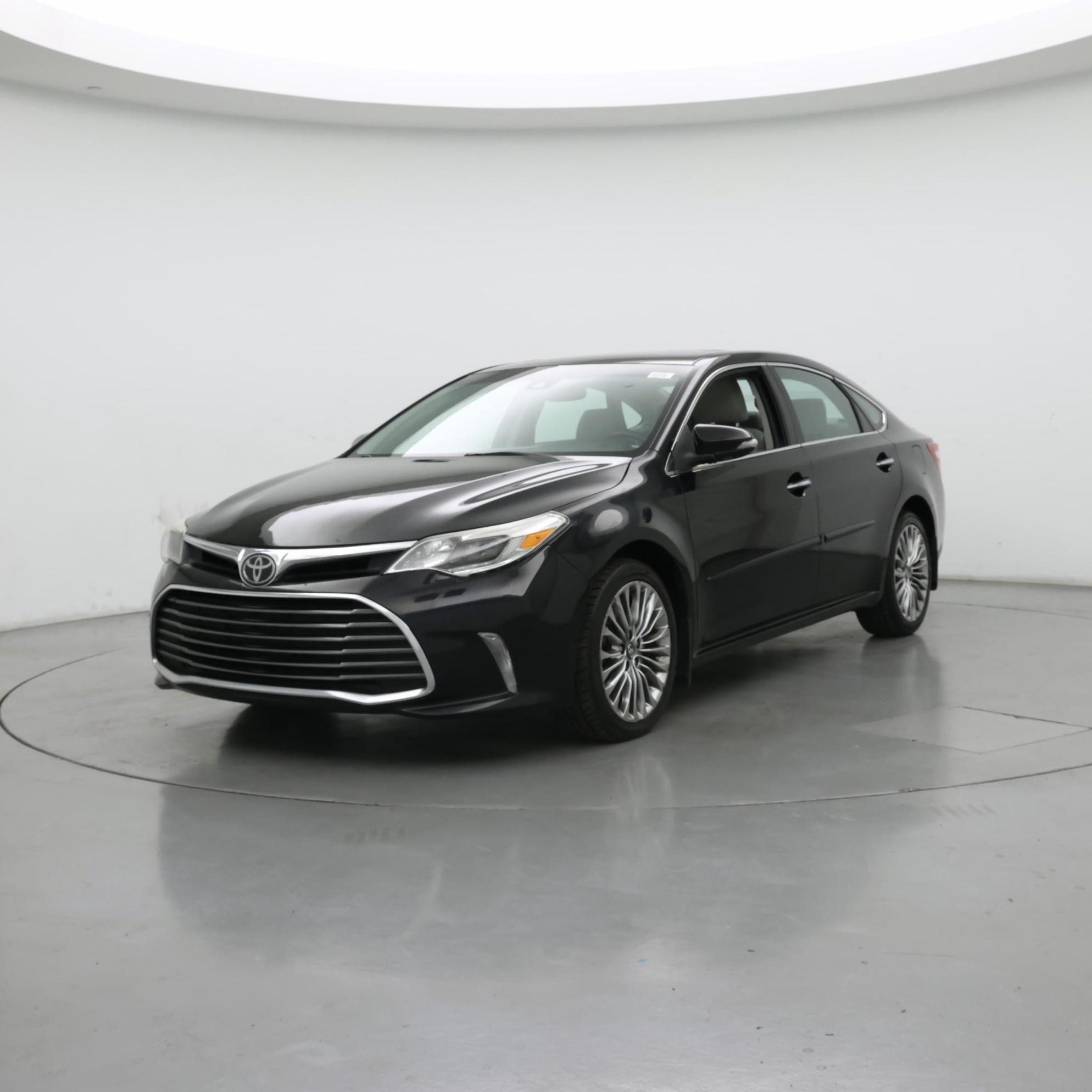 Thumbnail: 2017 Toyota Avalon - 4